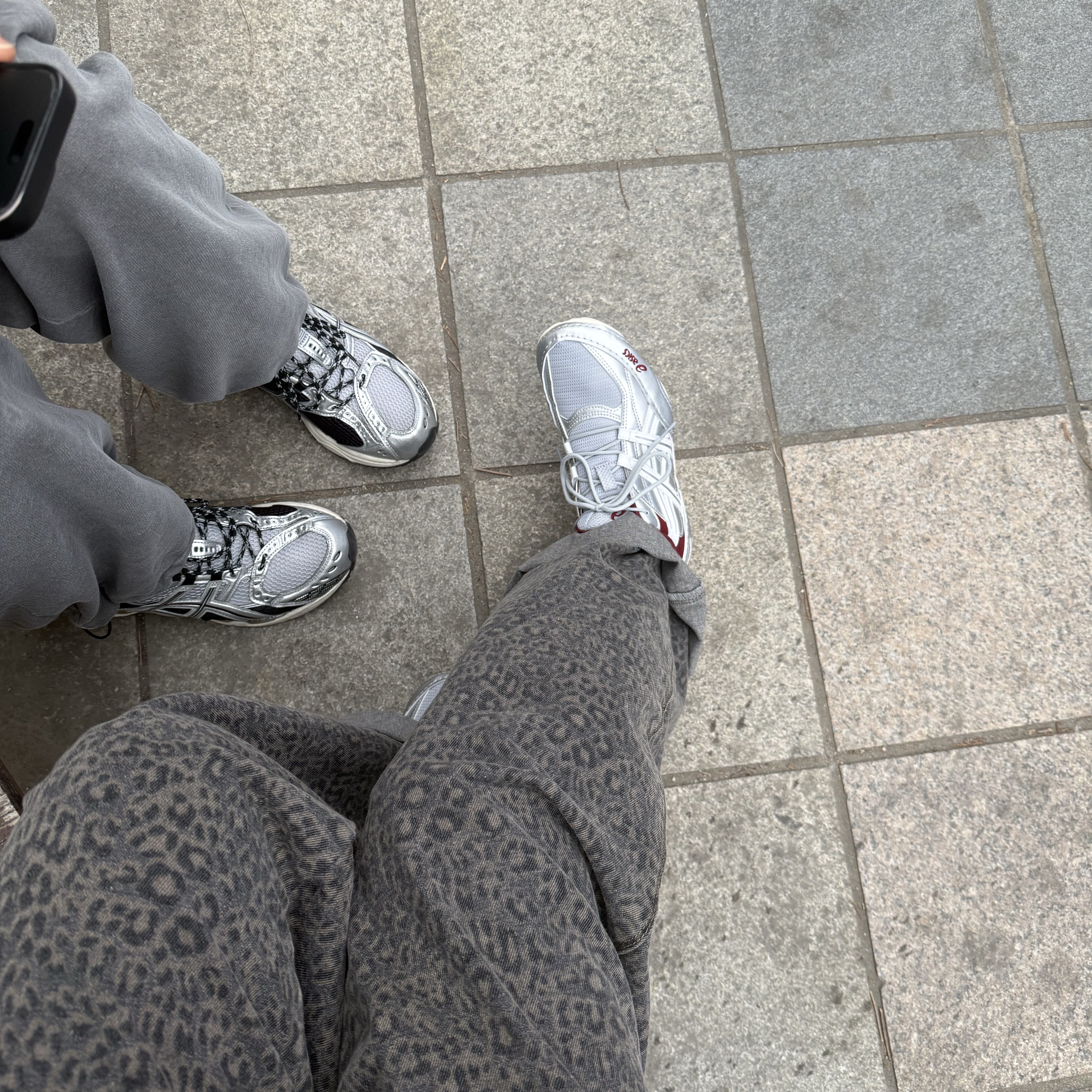 Asics Hypersync Piedmont Grey Pure Silver 착용 스타일 - 2