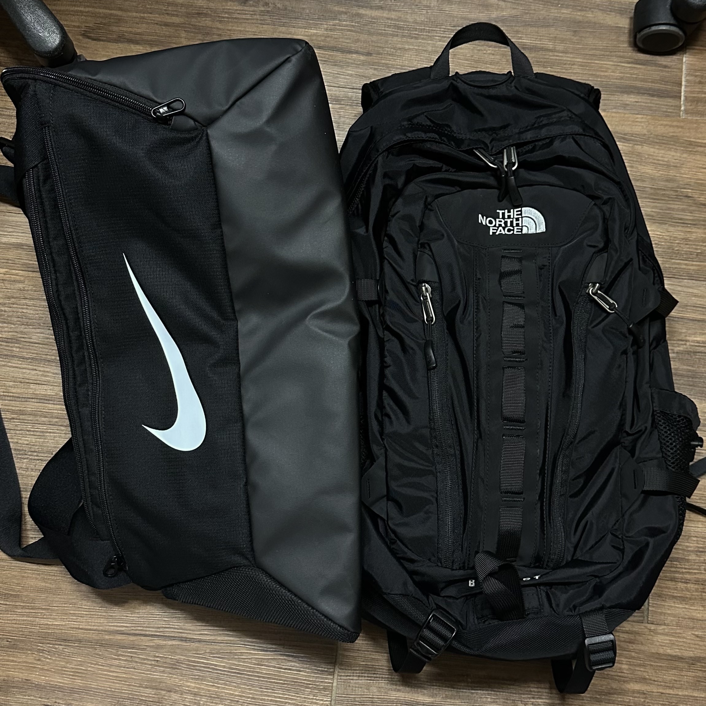 Nike Brasilia 9.5 Training Duffle Bag Small 41L Black, The North Face Big Shot Black 착용 스타일