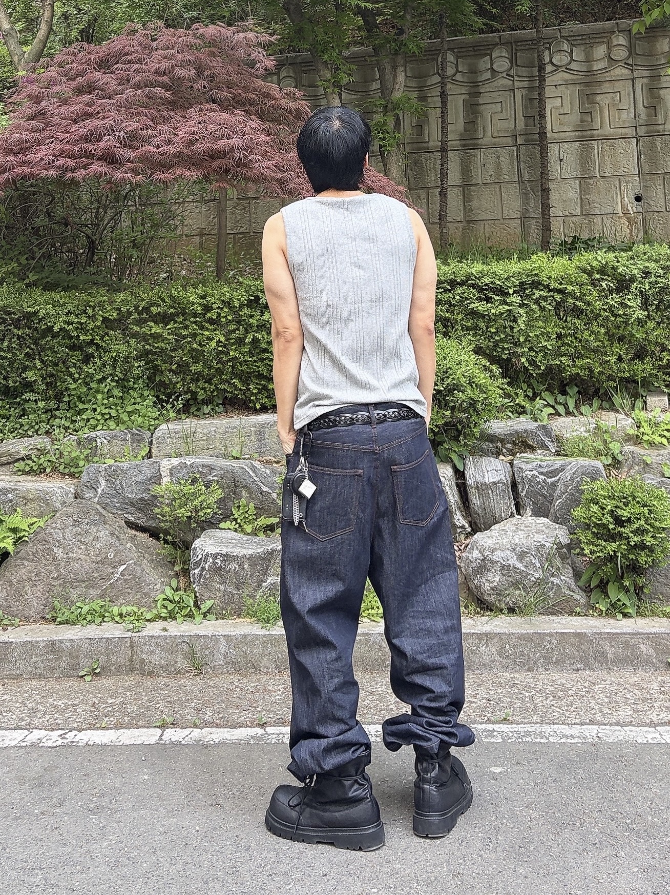 Nonnod Zen Raw Selvedge Denim Pants Indigo 착용 스타일 - 3