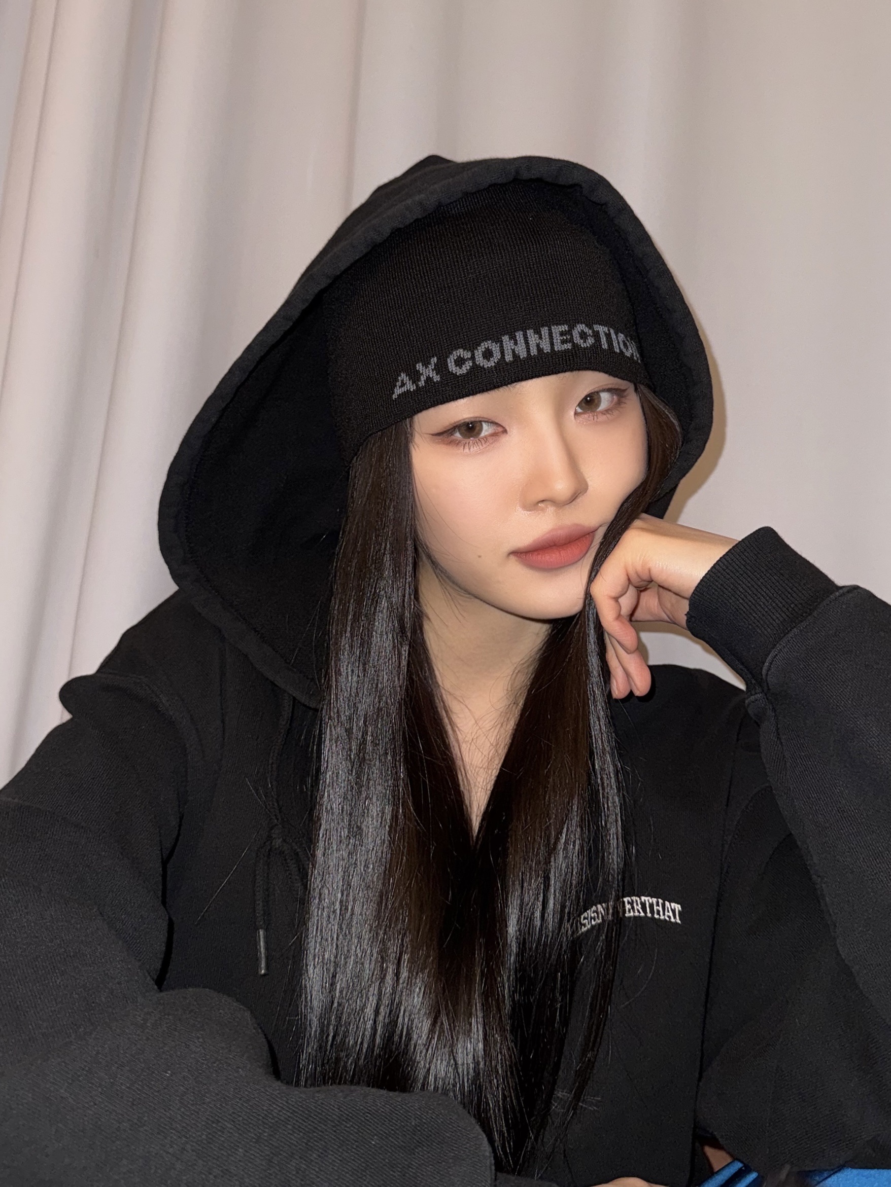 AX CONNECTION Compass Logo Beanie (Lightweight) 착용 스타일 - 1