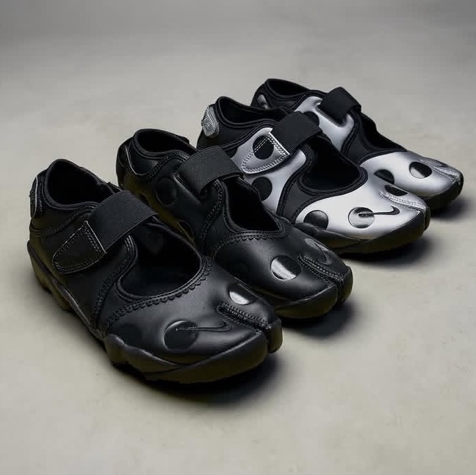 (W) Nike Air Rift Black Black 착용 스타일 - 2