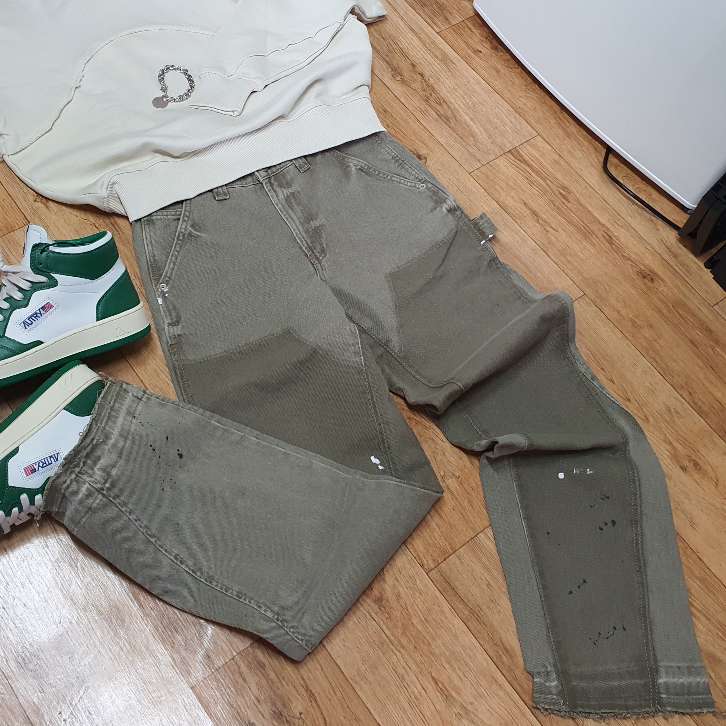 Zara Carpenter Patchwork Pants Light Khaki, Zara Piped Hoodie Sweatshirt Beige 착용 스타일