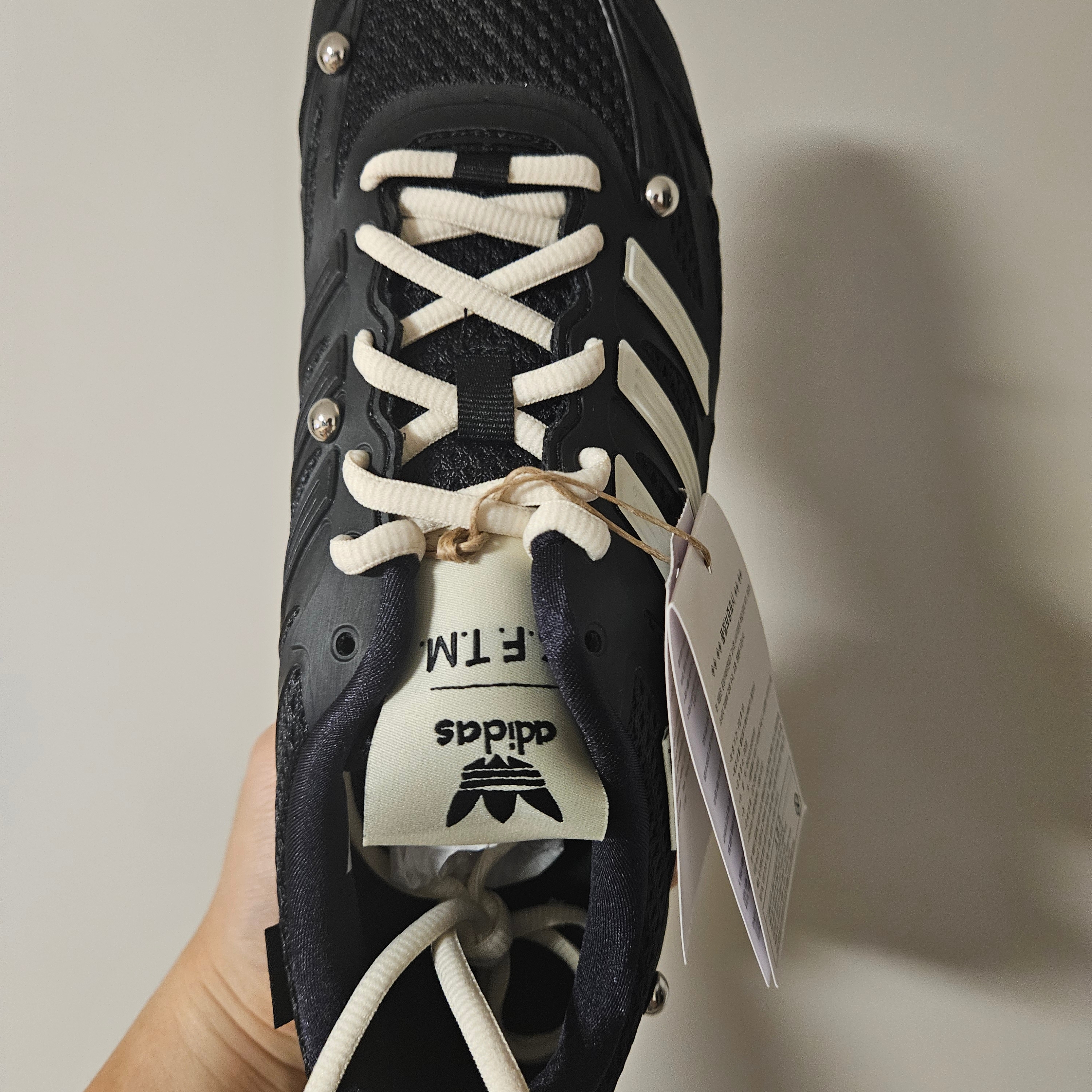 Adidas x Song for the Mute Adizero PR Core Black Cream White 착용 스타일