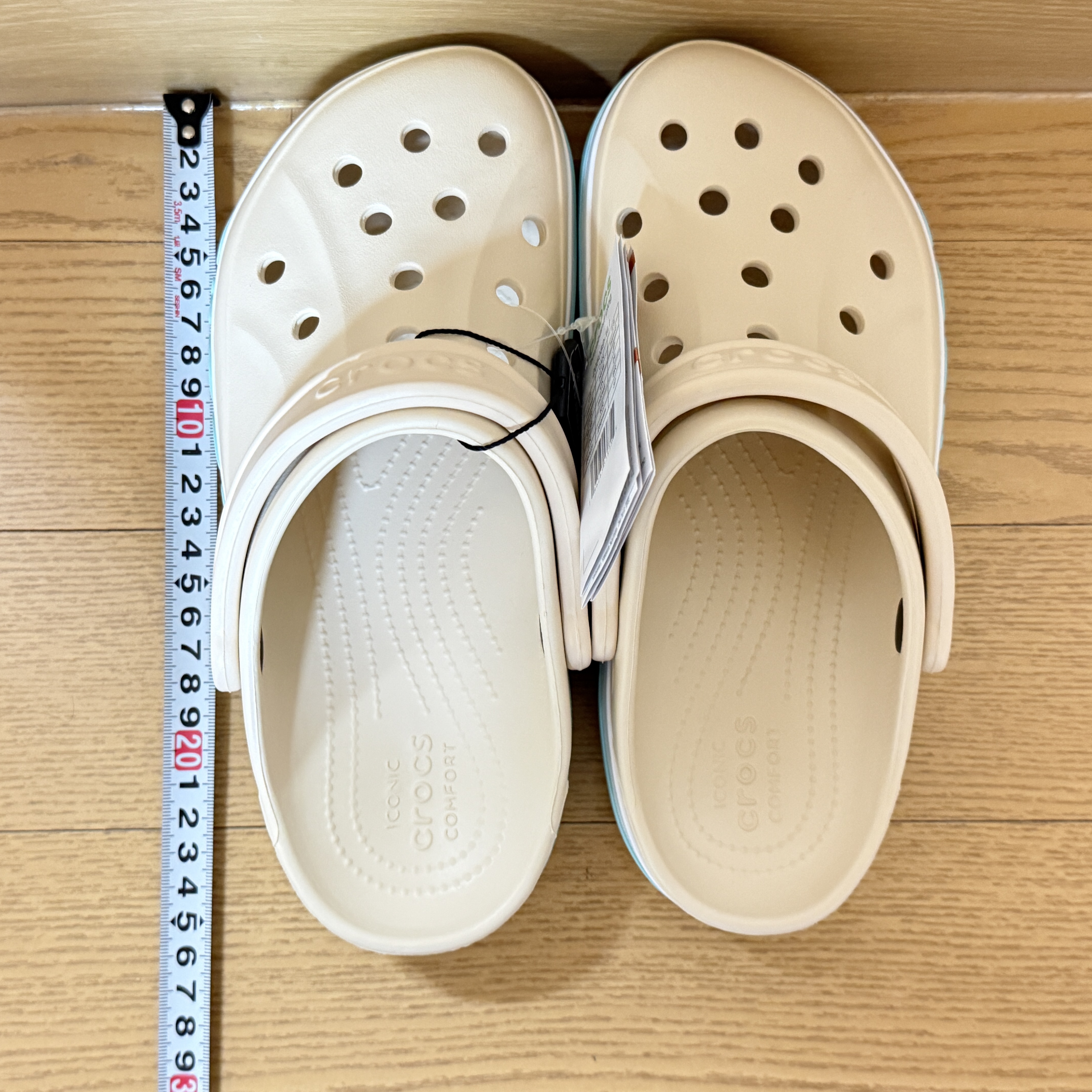Crocs Bayaband Clog Winter White Multi 착용 스타일 - 2