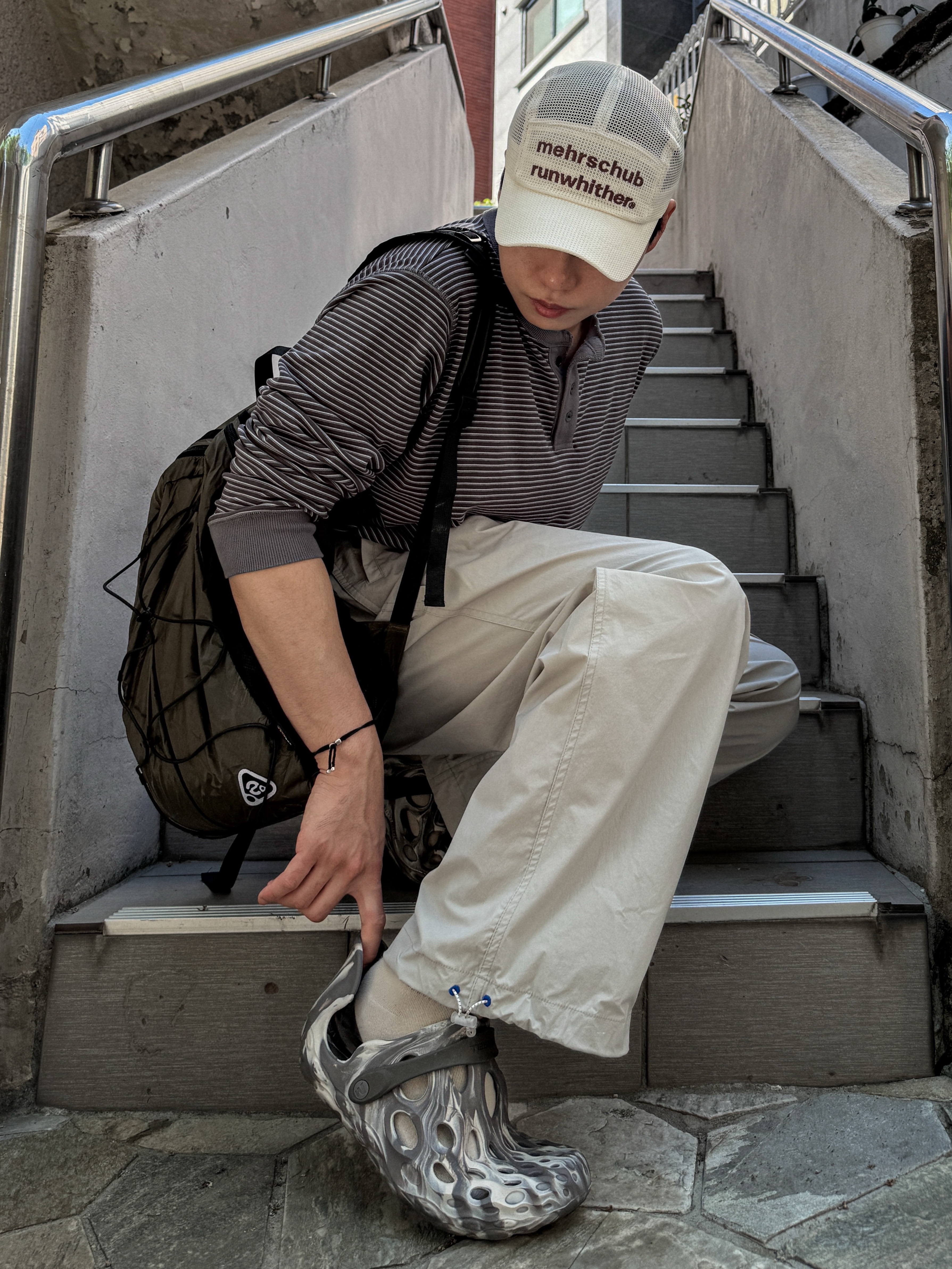 [KREAM 단독] runwhither Mesh Cap Ivory 착용 스타일 - 4