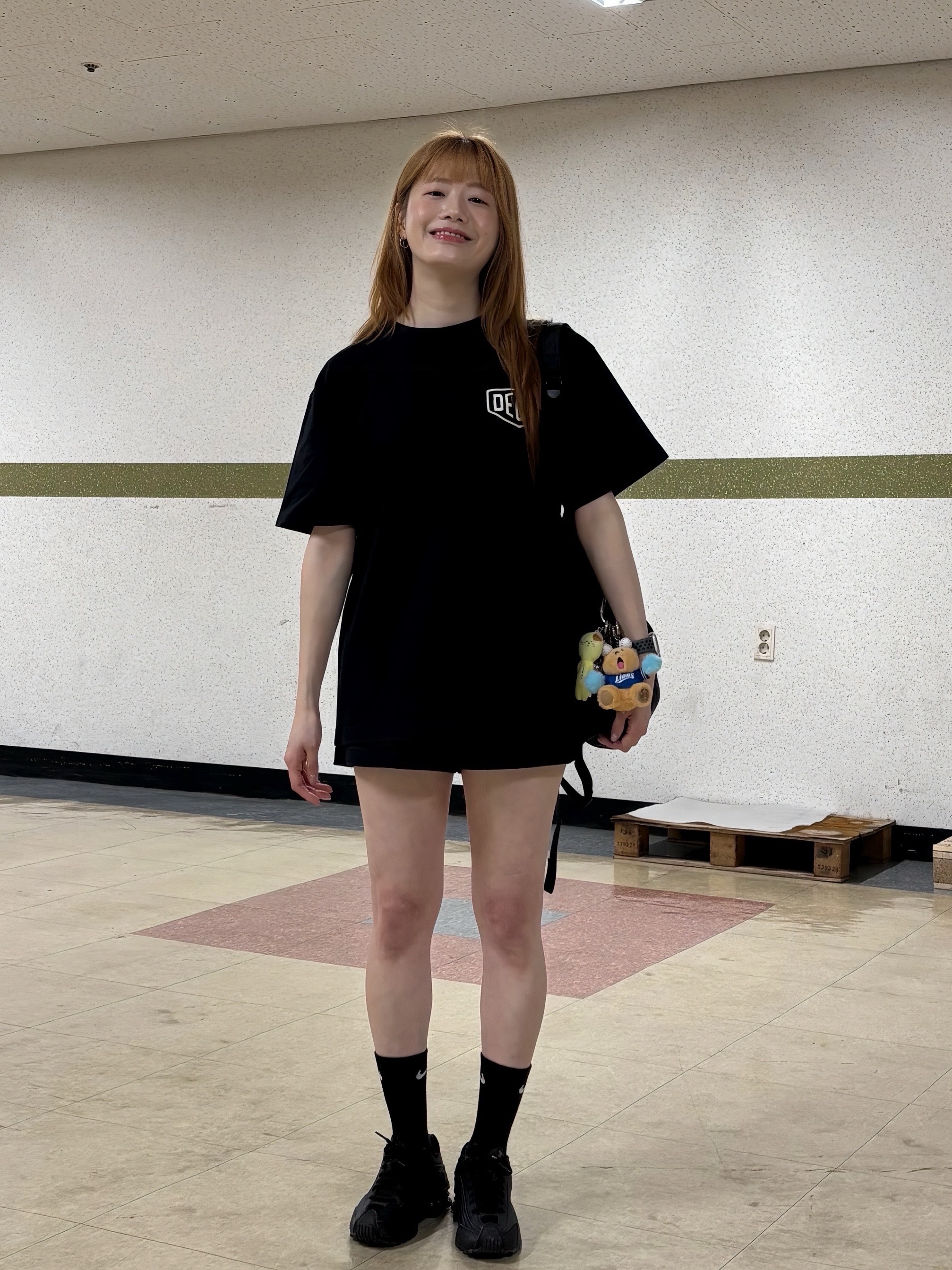 Starbucks x KBO Lions Bearista Keychain, (W) Nike Shox R4 Black 착용 스타일 - 9