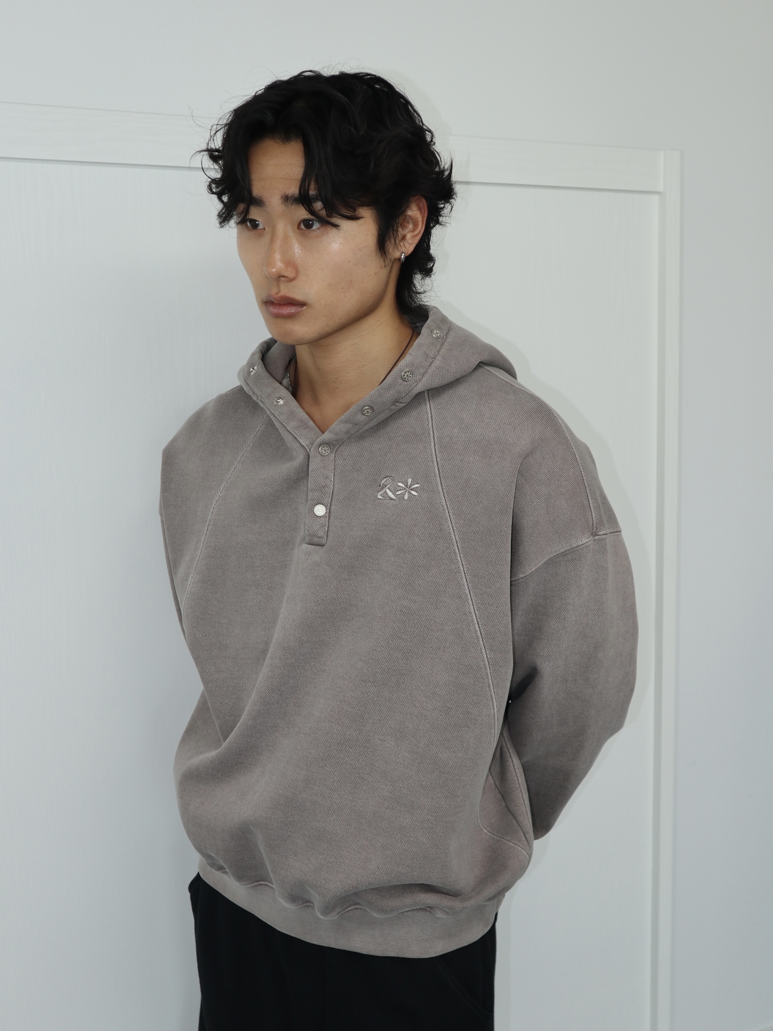 Riomeu Pigment Heavy Sweat Burton Hoodie Brown 착용 스타일 - 2