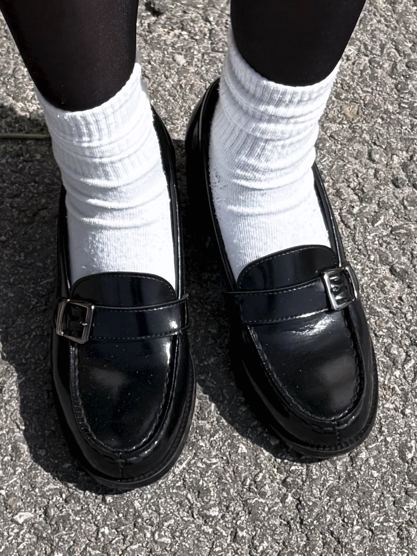 Haruta HS-4600 Ring Strap Heel Loafer Black 착용 스타일 - 3