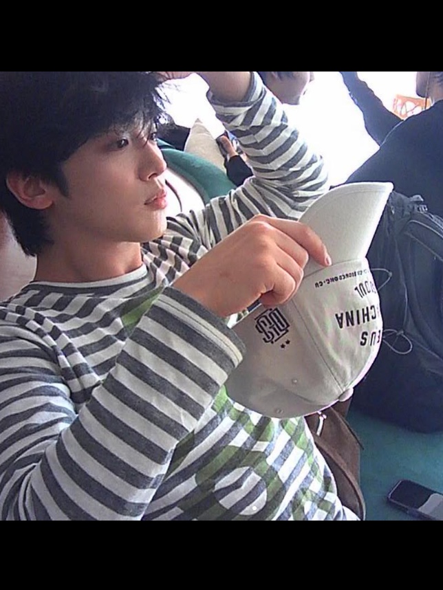 [KREAM 단독] Safarispot Ticketing Stripe Border Tee Gray, [KREAM 단독] Safarispot Ticketing Stripe Border Tee Gray White 착용 스타일 - 3
