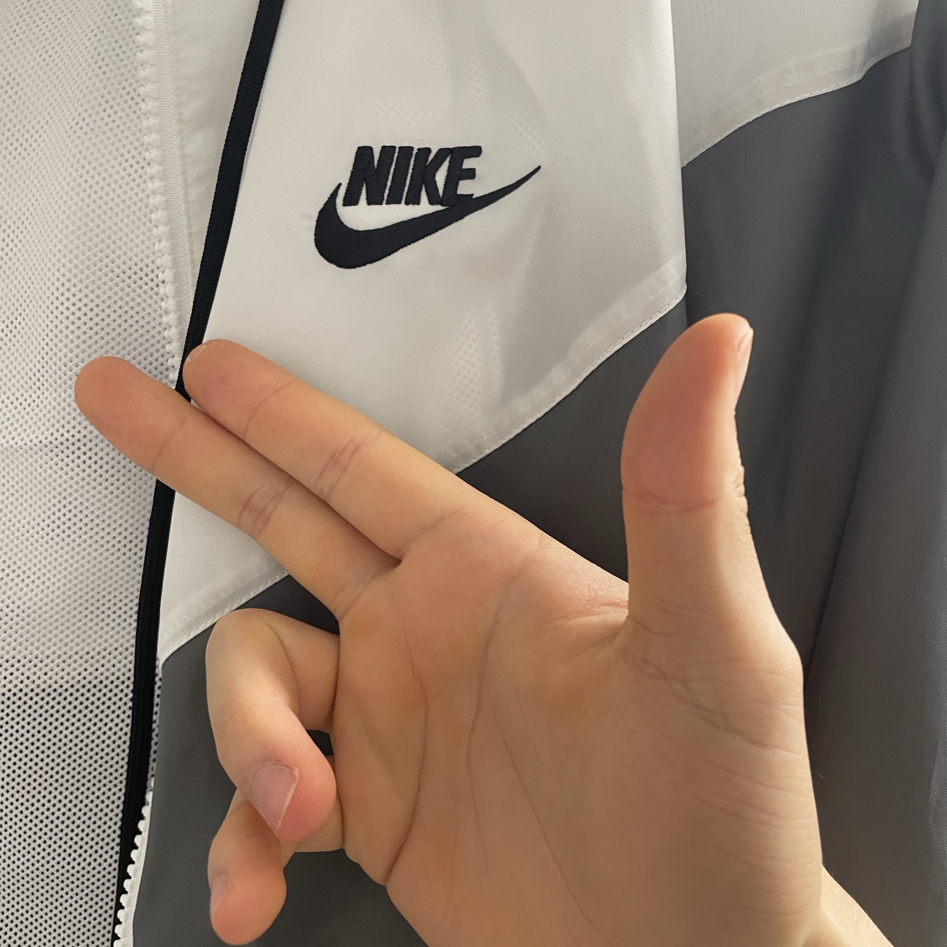 Nike NSW Windrunner Hoodie Jacket Smoke Grey - Asia 착용 스타일
