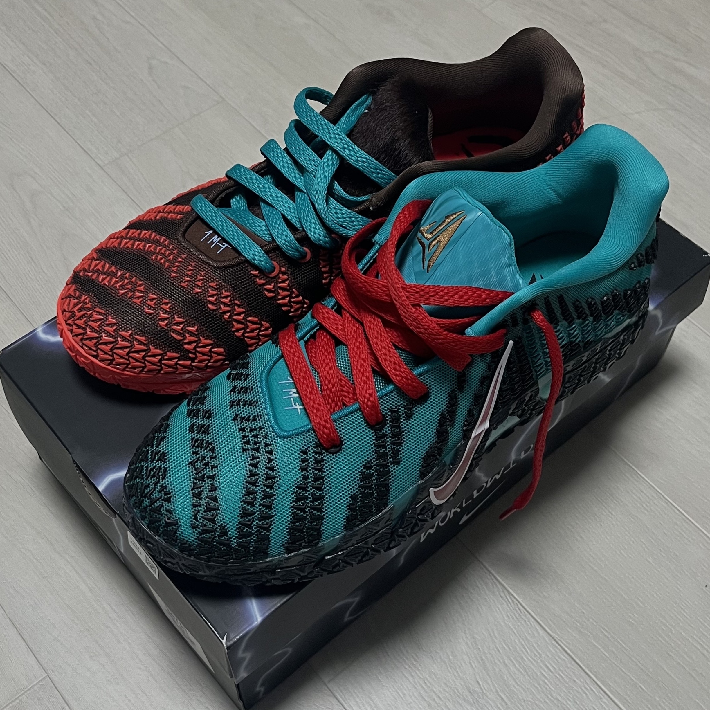 Nike Ja 3 EP Scratch 3.0 Turbo Green Black, Nike Ja 3 EP Lunar New Year Light Chocolate Silt Red 착용 스타일 - 1