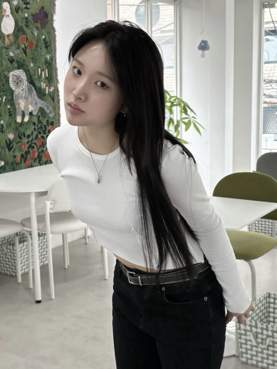 PHOS333 W Diagonal Long Sleeved White 착용 스타일 - 1