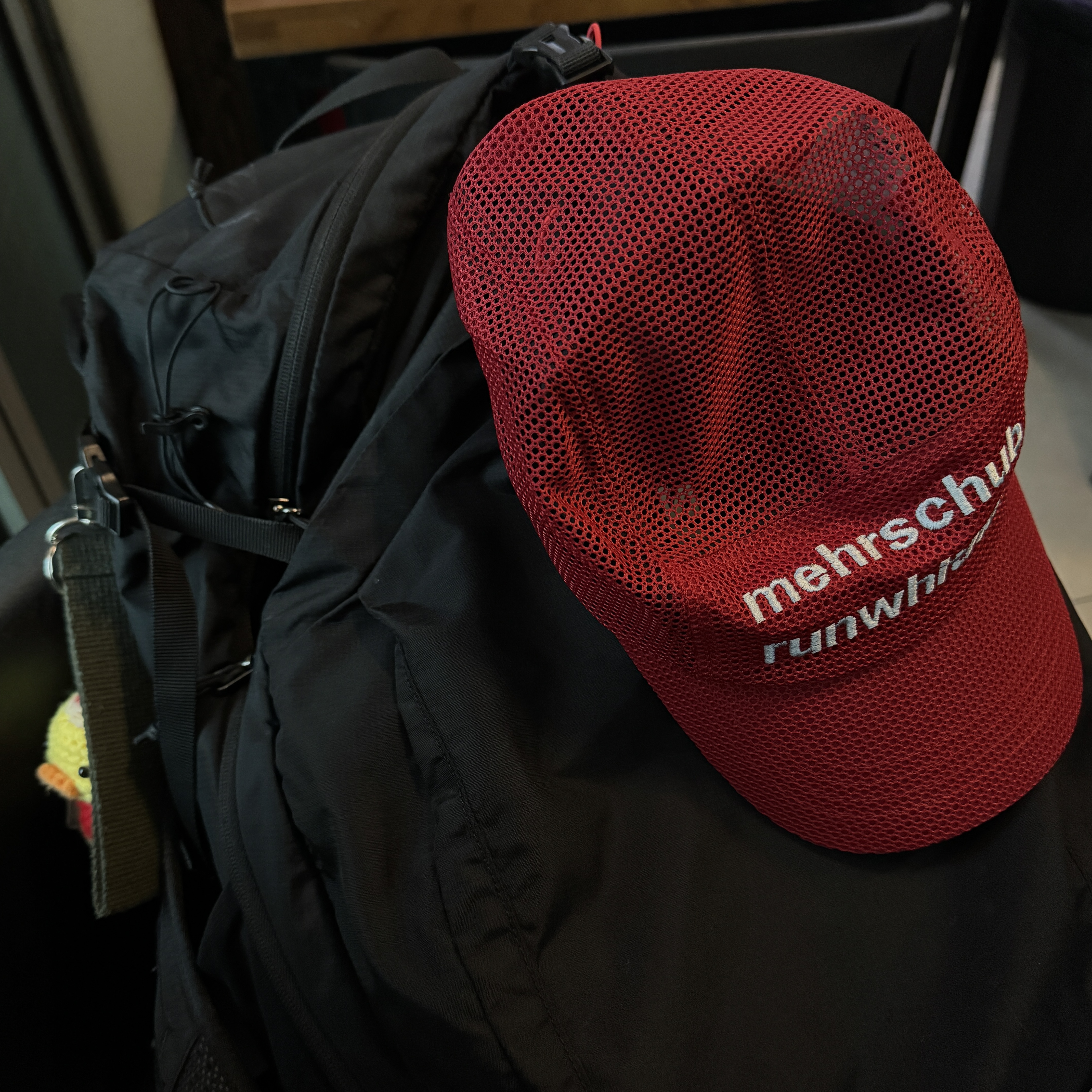[KREAM 단독] RWR x MEHR Mesh Cap Red, [KREAM 단독] VVM ON,UP,IN Energy 3set 착용 스타일 - 4
