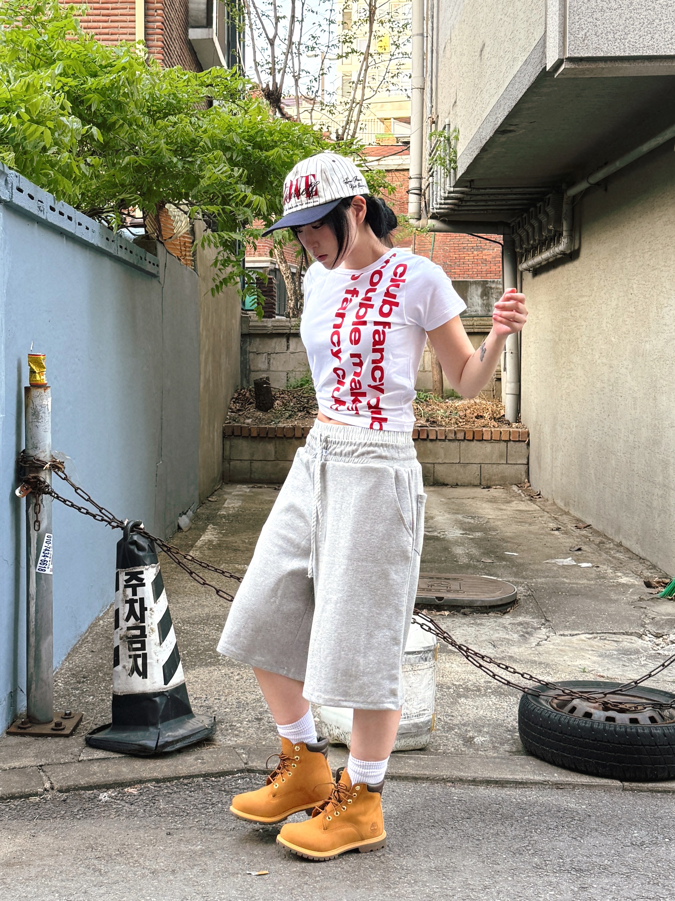 SLEEKGLOW Boxer Trunk Bermuda Pants Gray 착용 스타일 - 2