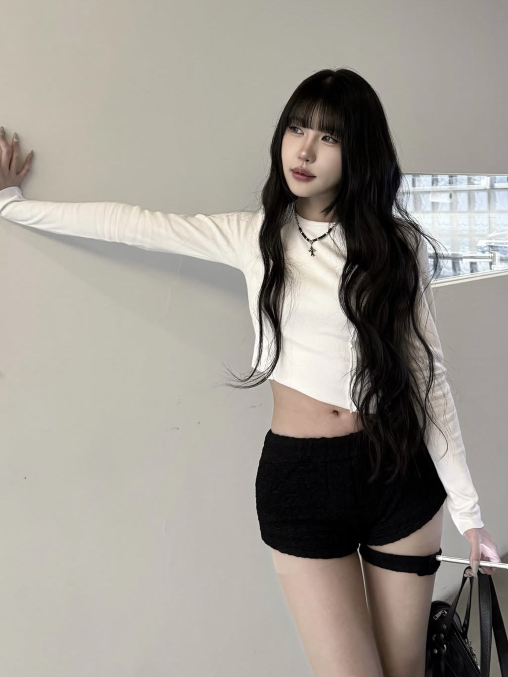 PHOS333 W Diagonal Long Sleeved White 착용 스타일 - 2