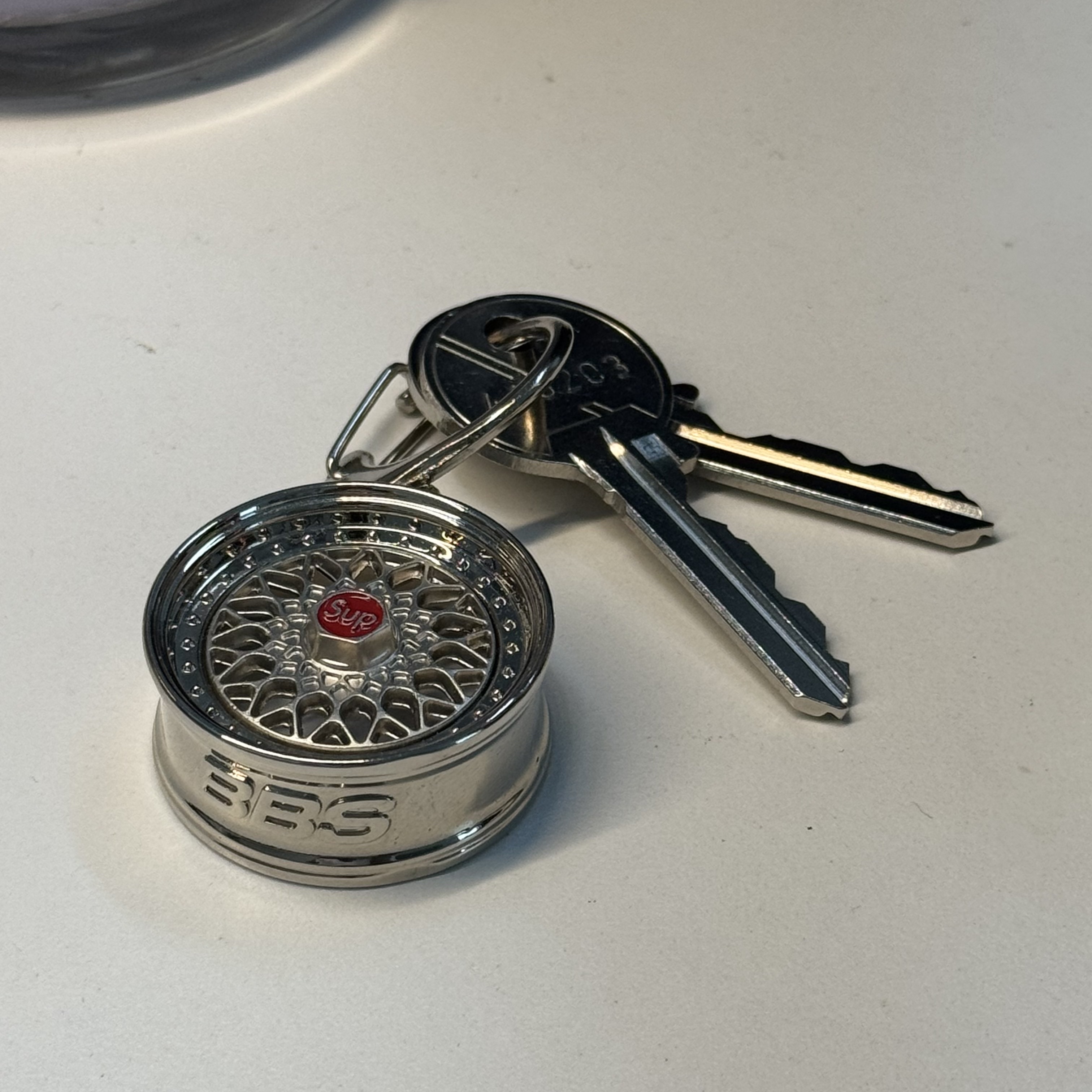 Supreme x BBS RS Rim Keychain Chrome - 25FW 착용 스타일