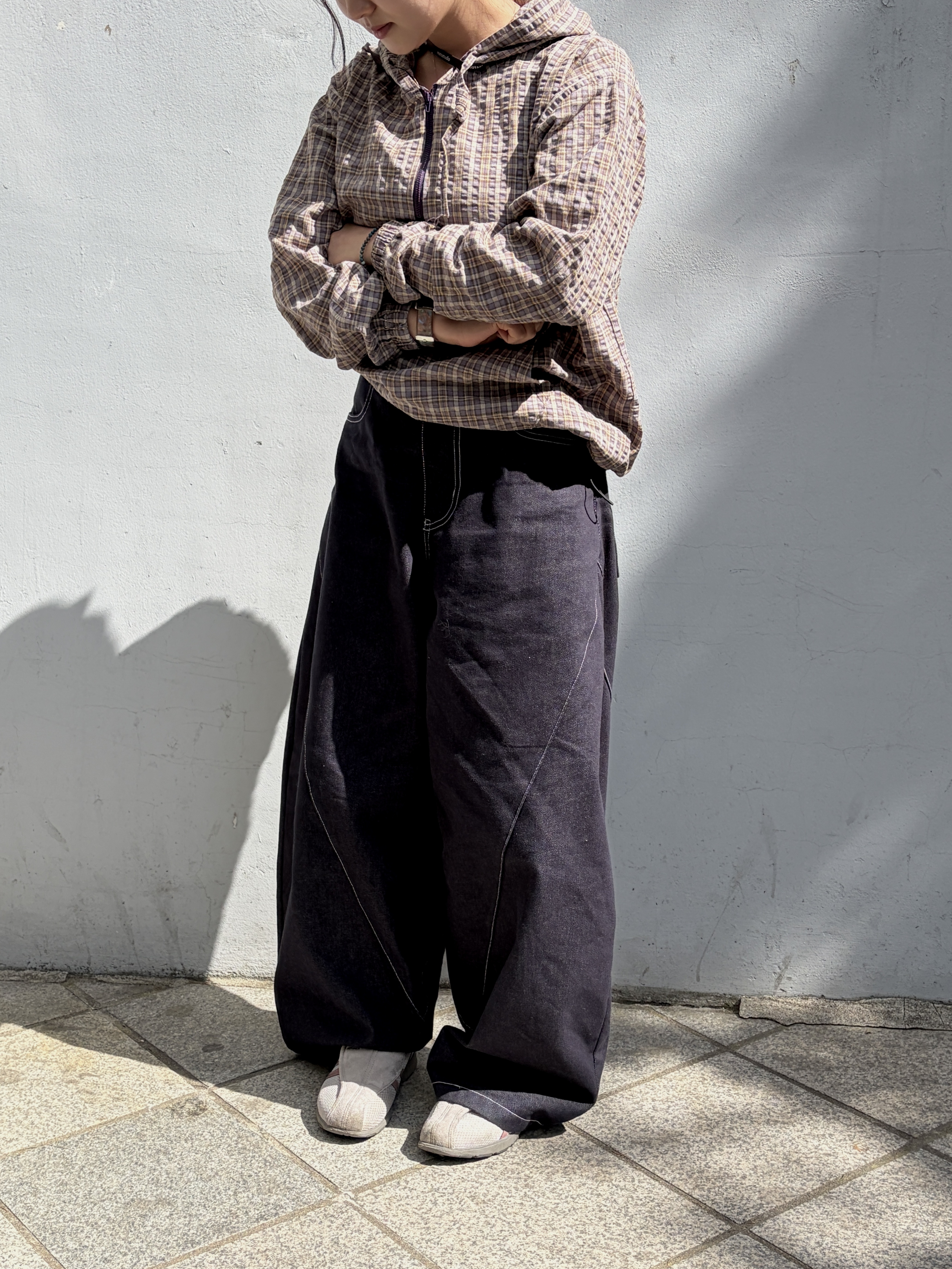 Riomeu Curved Balloon Denim Pants Indigo 착용 스타일 - 1