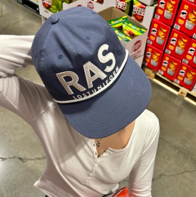 Rust And Stone Ras String Ball Cap Navy 착용 스타일 - 2