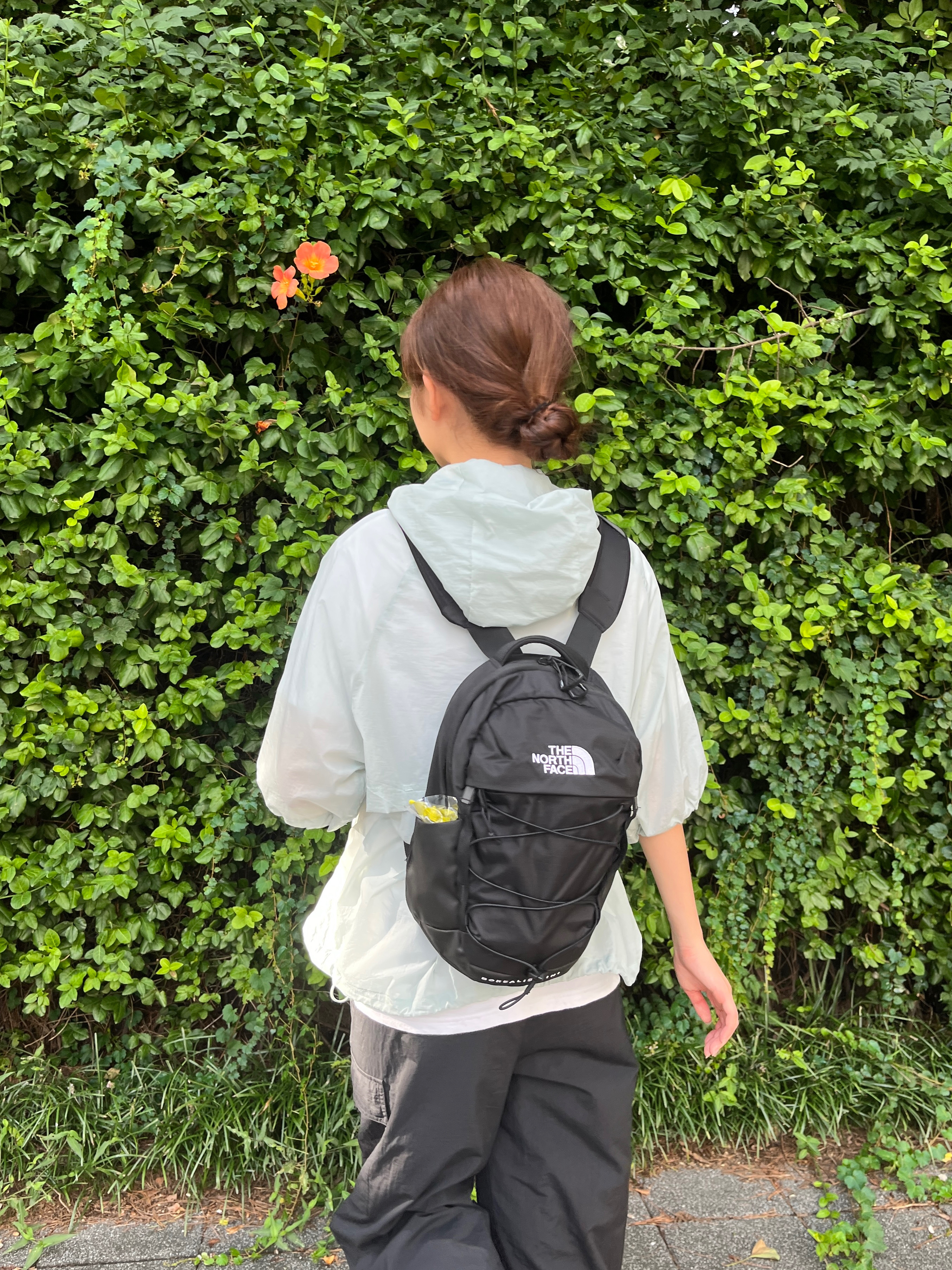 The North Face Borealis Mini Backpack Black 착용 스타일 - 2