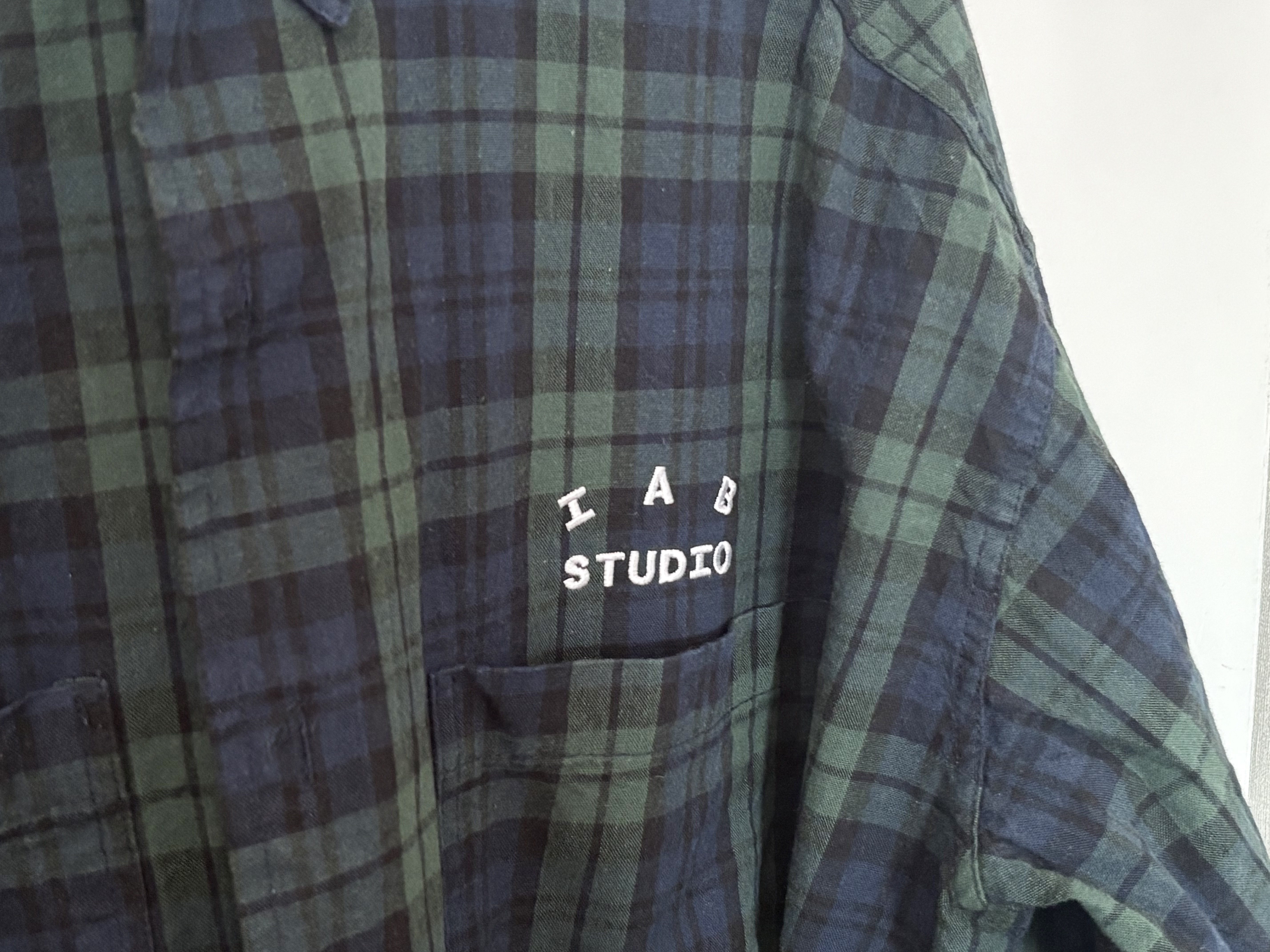 IAB Studio Blackwatch Tartan Shirt Blue Green 착용 스타일