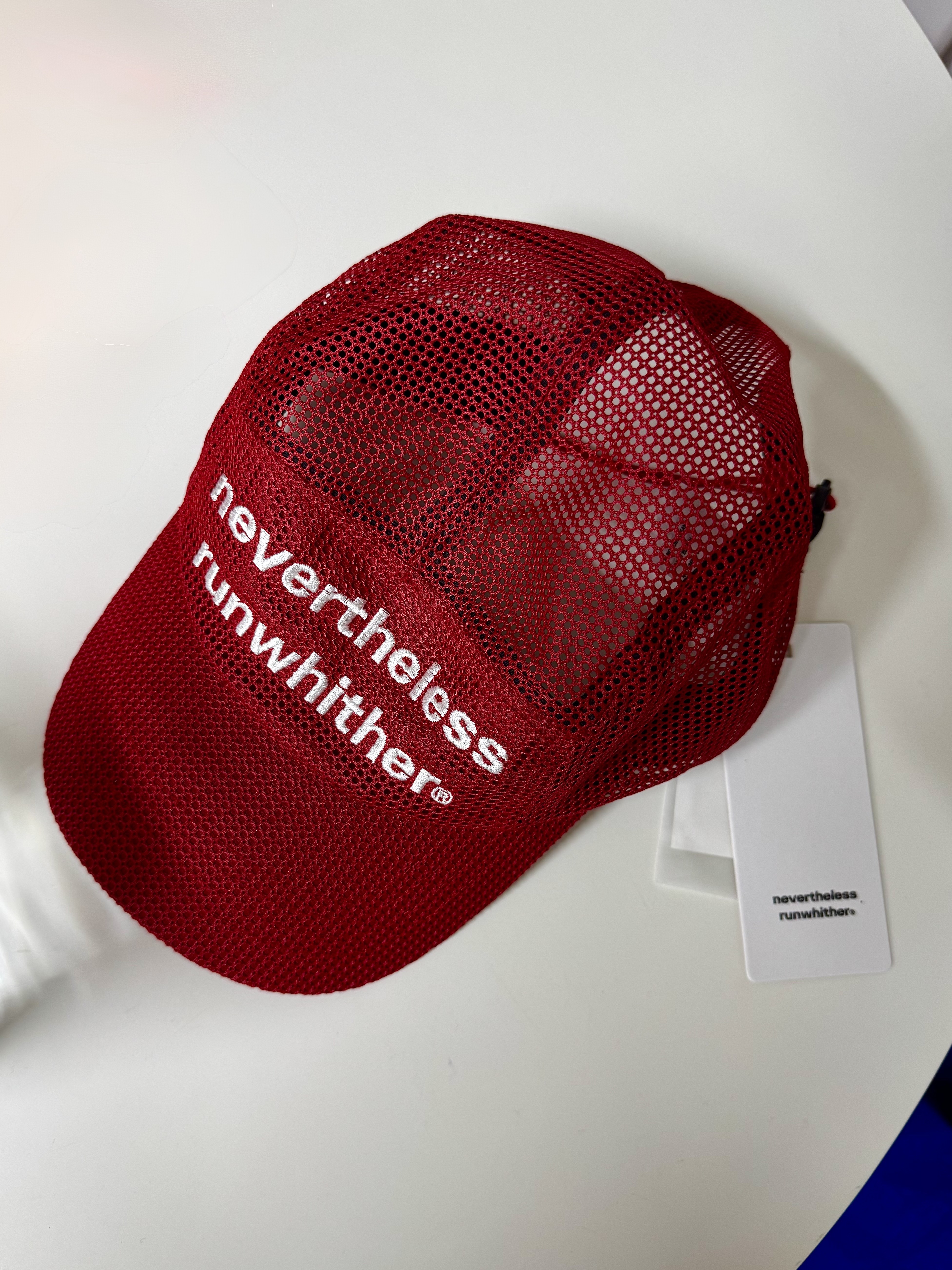 [KREAM 단독] runwhither Mesh Cap Red 착용 스타일