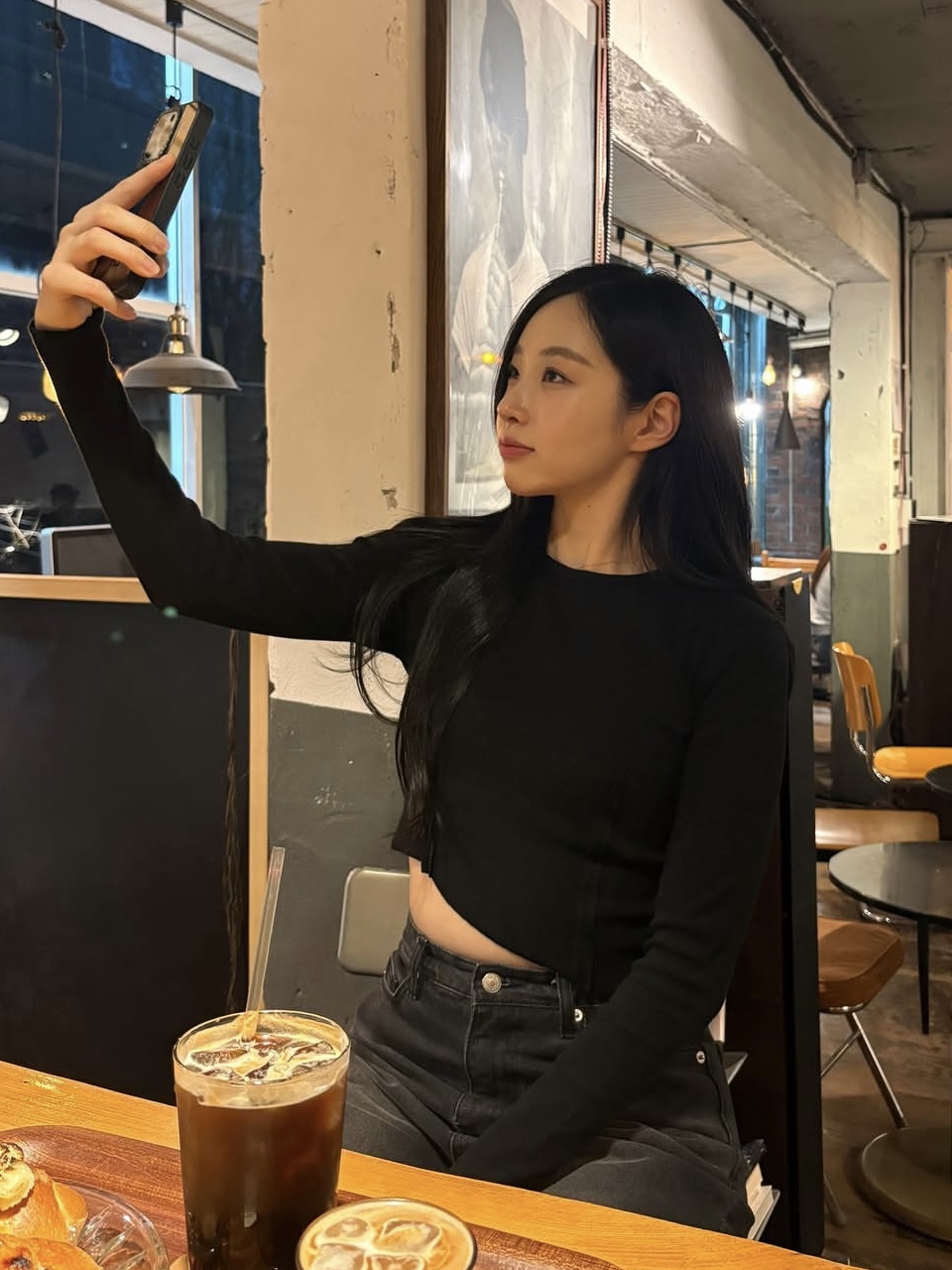 PHOS333 W Diagonal Long Sleeved Black 착용 스타일 - 2