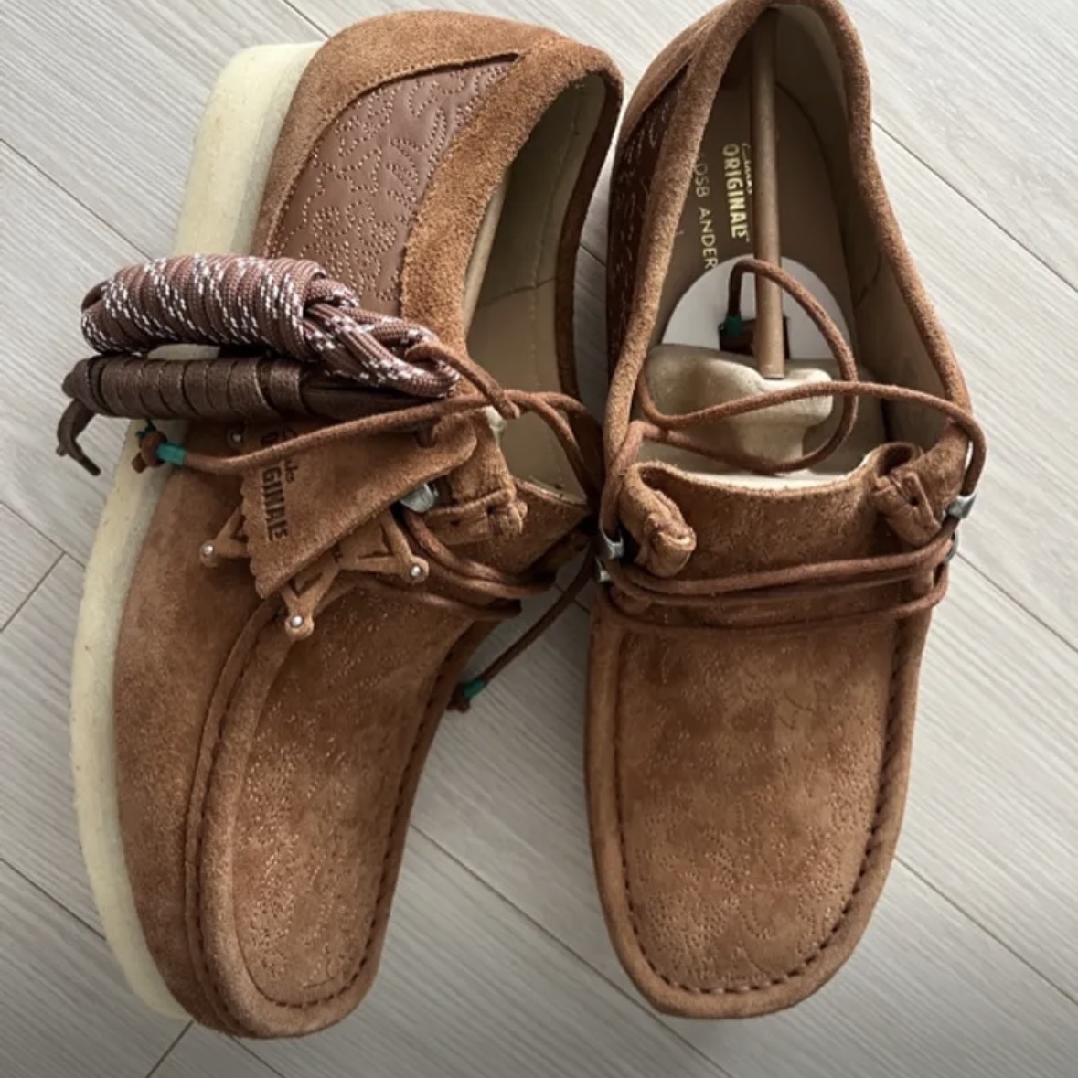 Clarks x Andersson Bell Wallabee Tan 착용 스타일