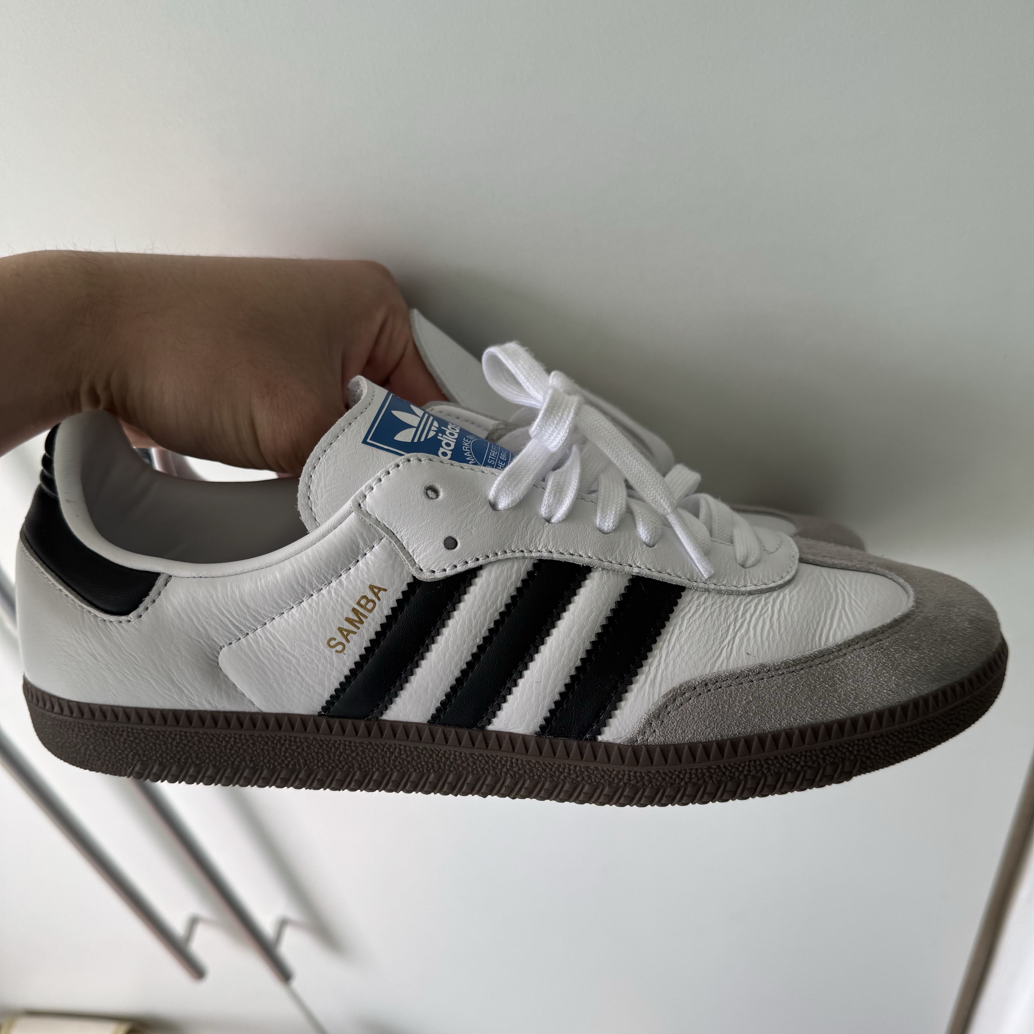 (C) Adidas Samba OG Cloud White Core Black 착용 스타일
