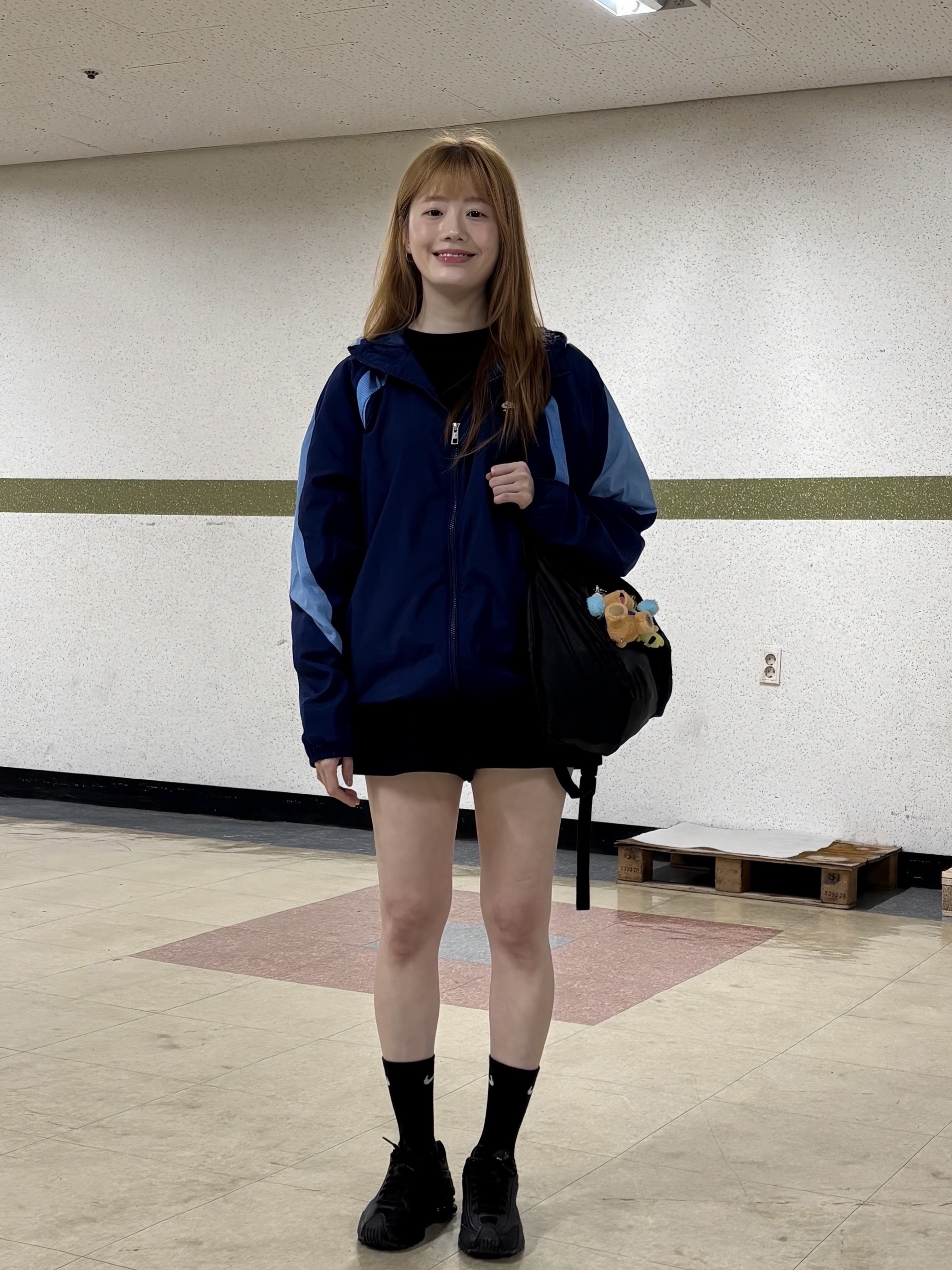 Starbucks x KBO Lions Bearista Keychain, (W) Nike Shox R4 Black 착용 스타일 - 5