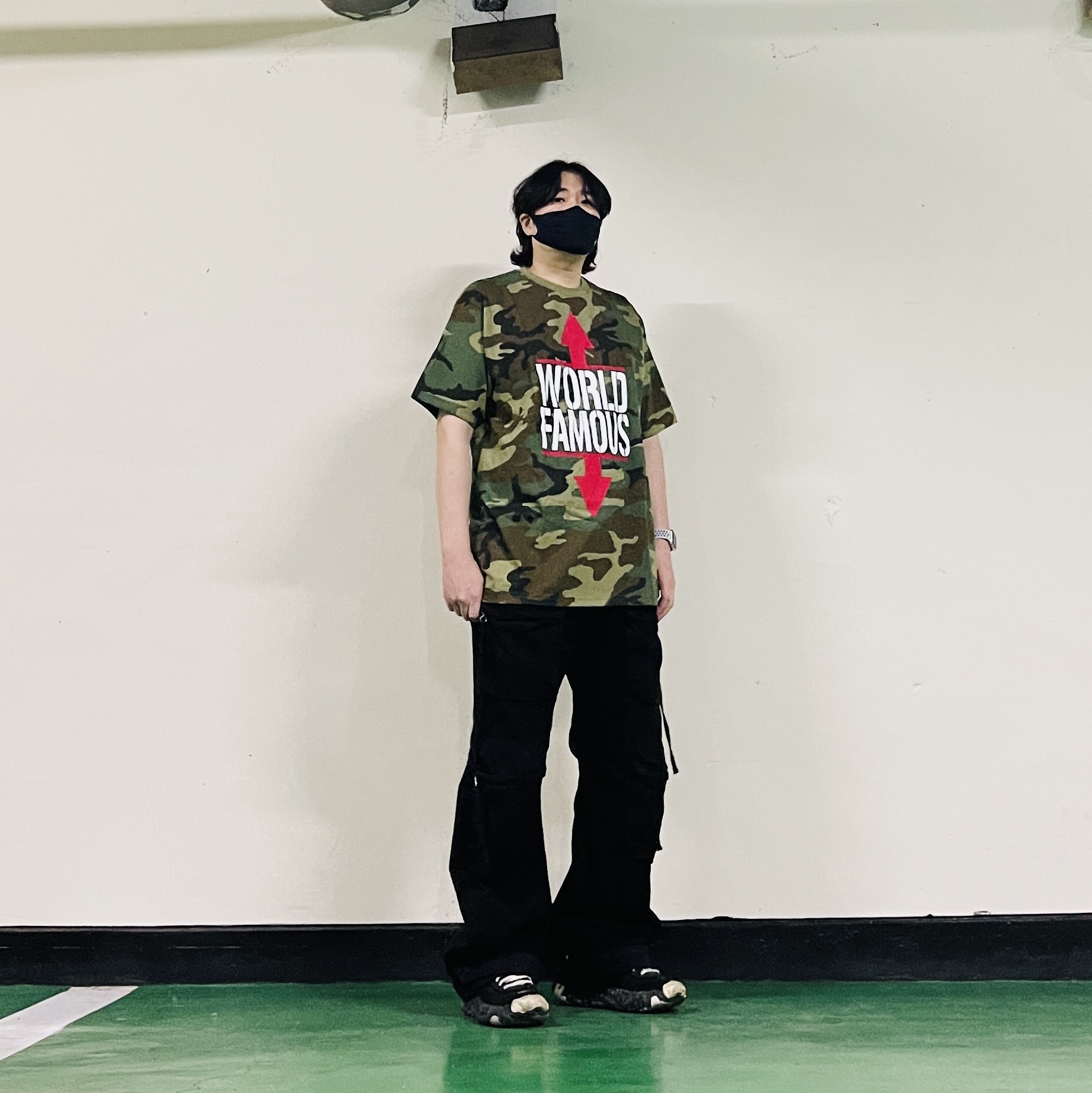 Supreme World Famous T-Shirt Woodland Camo - 26SS 착용 스타일 - 3