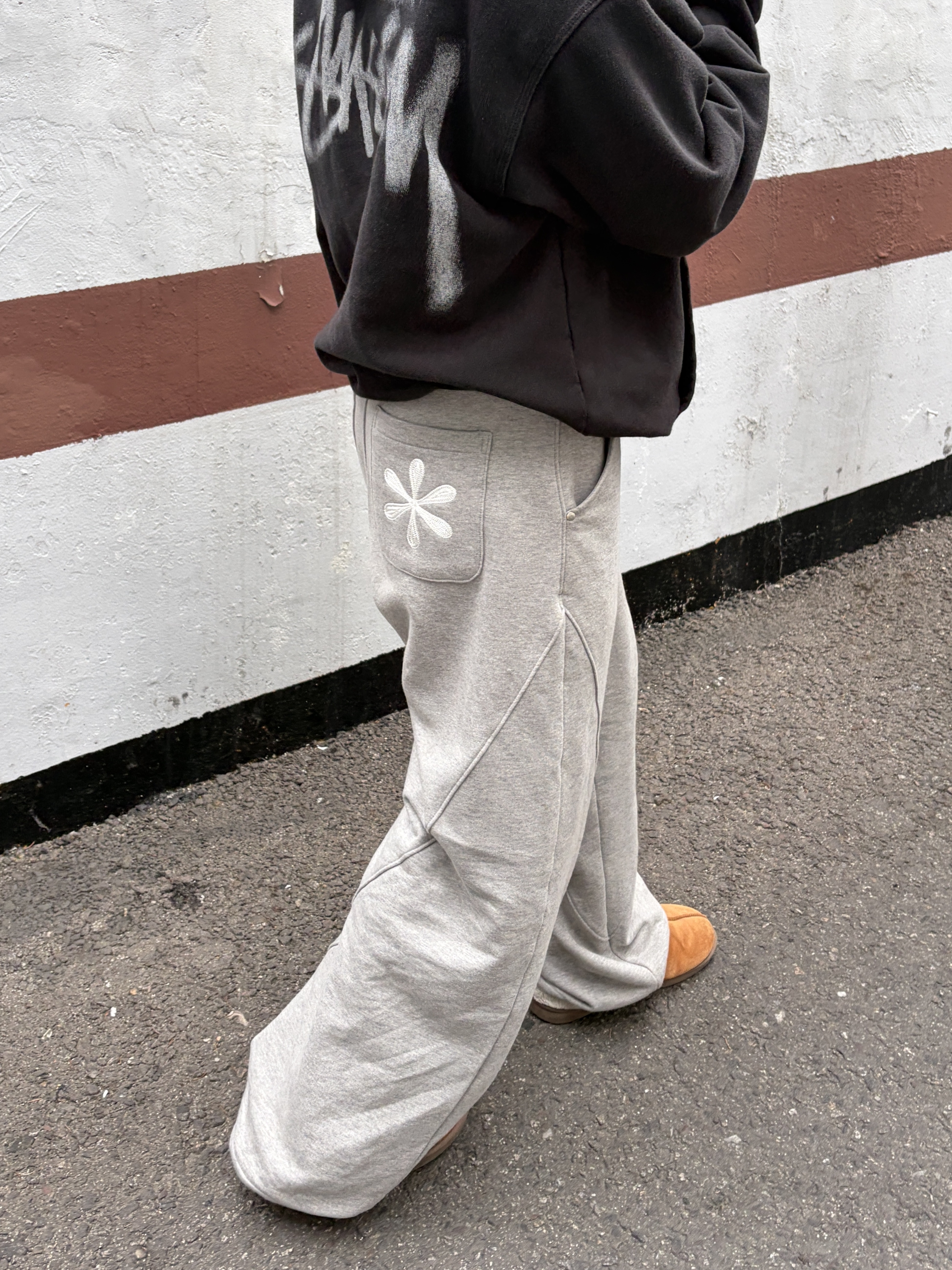 Riomeu Curved Balloon Sweatpants Melange 착용 스타일 - 2