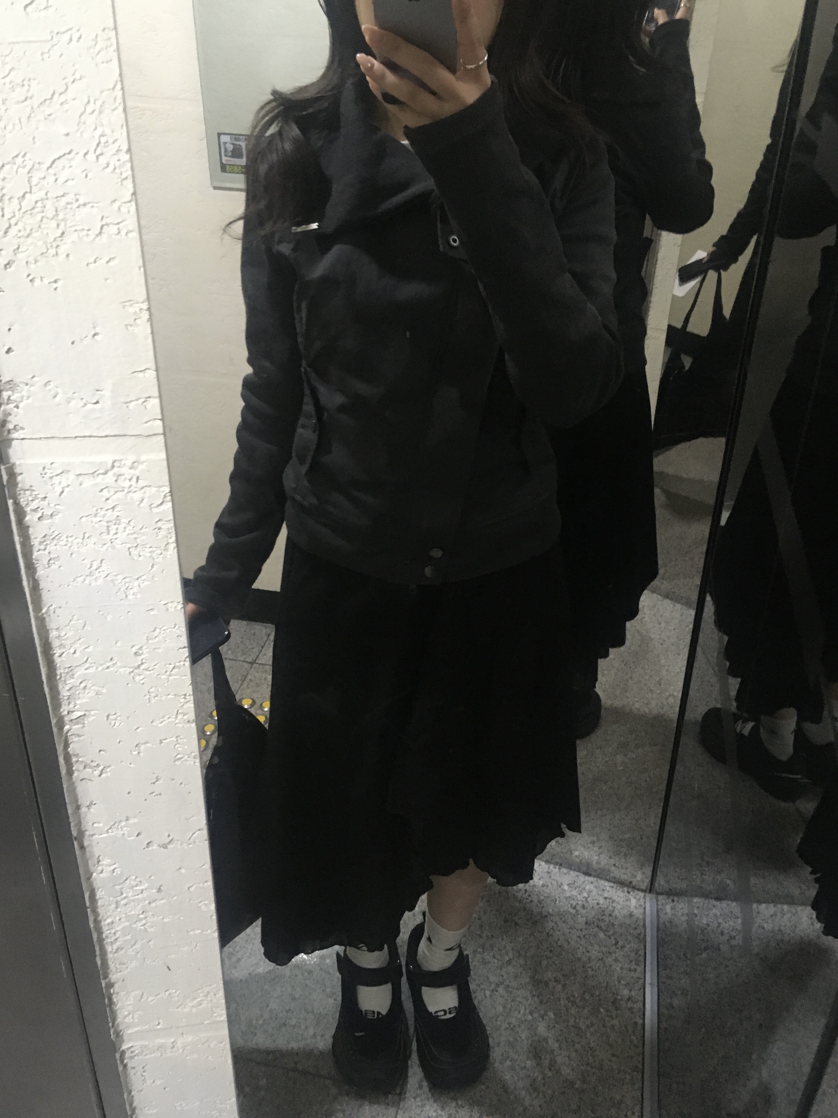 (W) Miseki Seoul Unbalanced Layered Skirt Black, (W) Miseki Seoul Slash Ribbed Jacket Charcoal 착용 스타일 - 1