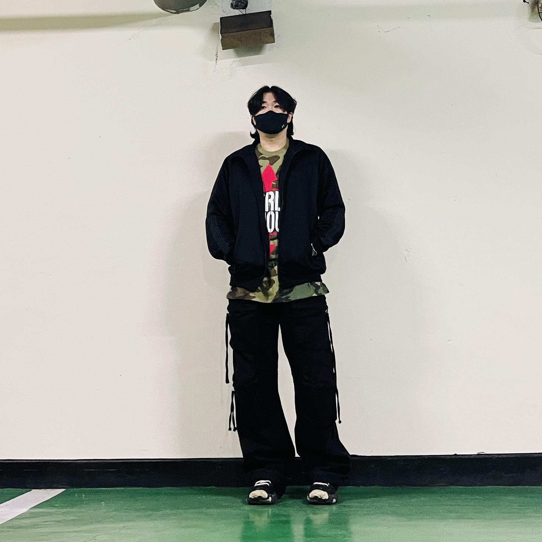 Needles Track Jacket Poly Smooth Black 착용 스타일 - 1