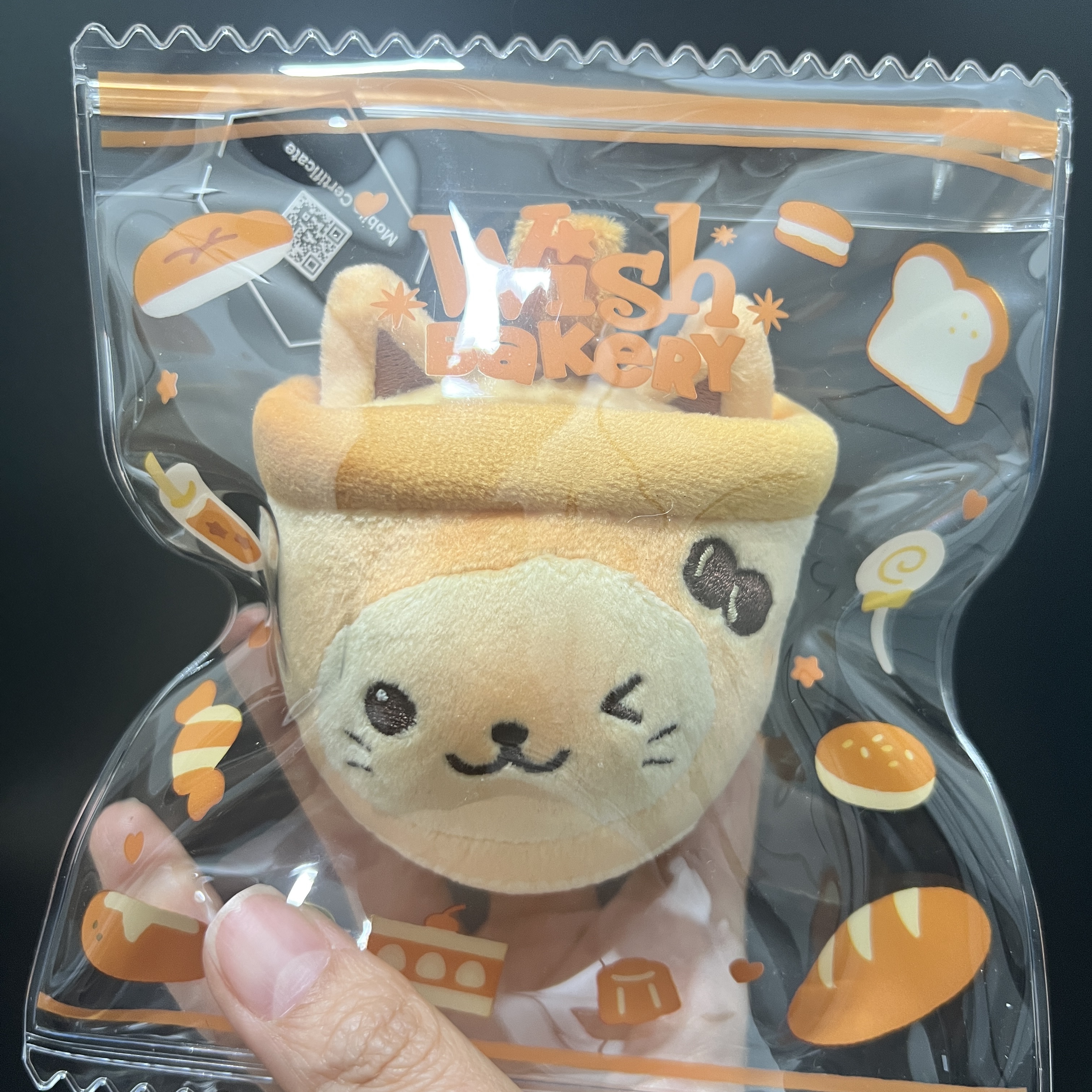 NCT Wish Bakery Stress Bread Keyring Yushi Ver. 착용 스타일 - 2