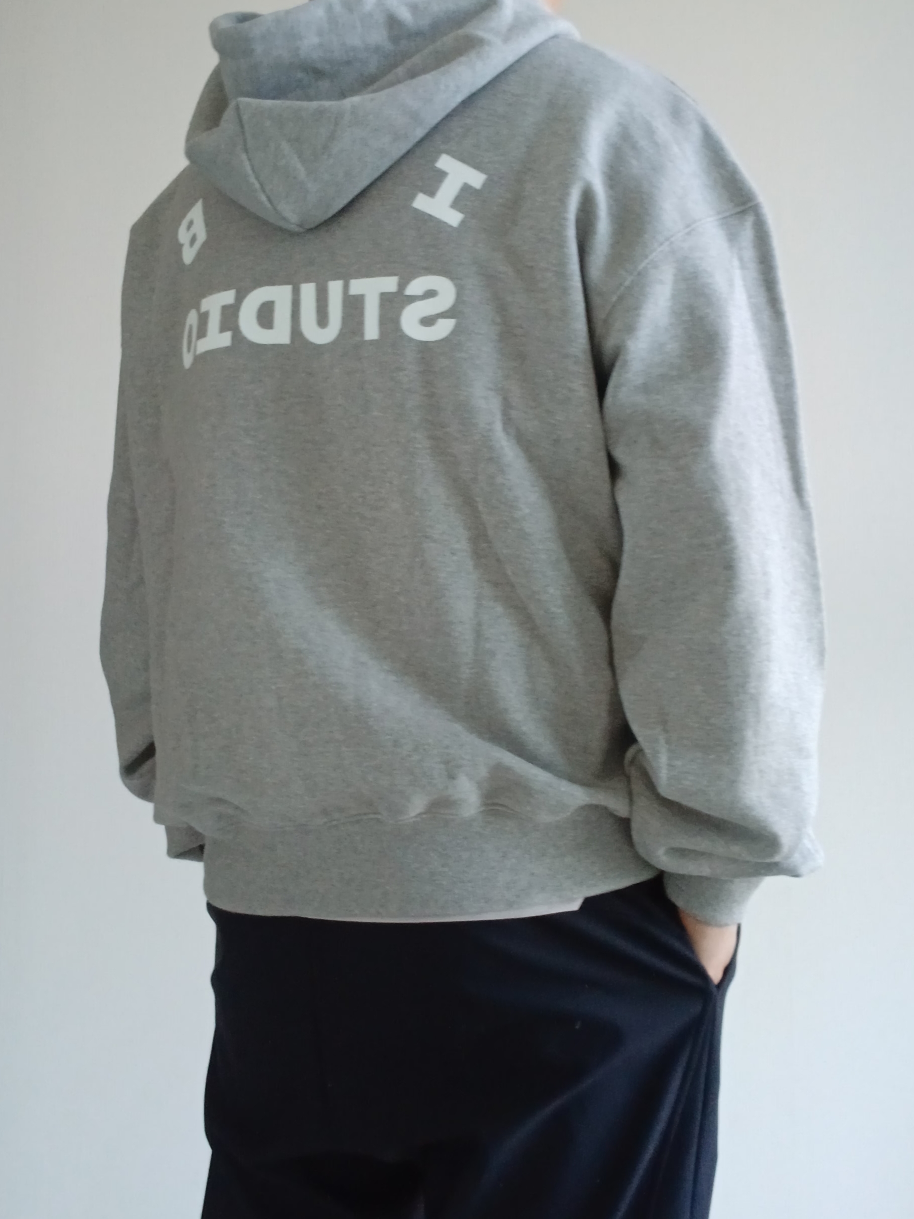 IAB Studio Zip-Up Hoodie Melange Gray - 26SS 착용 스타일 - 3