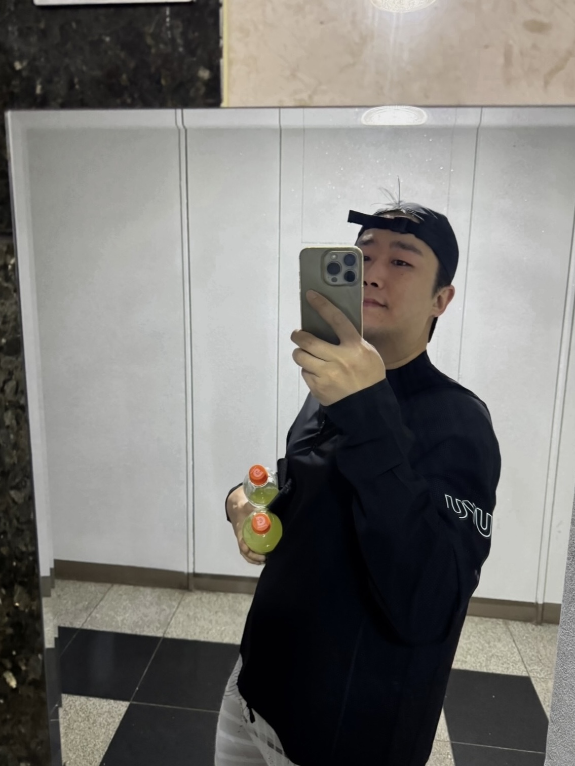 UVU Running 1/4 Zip Black, UVU Half Tight 2.0 Light Grey 착용 스타일 - 2