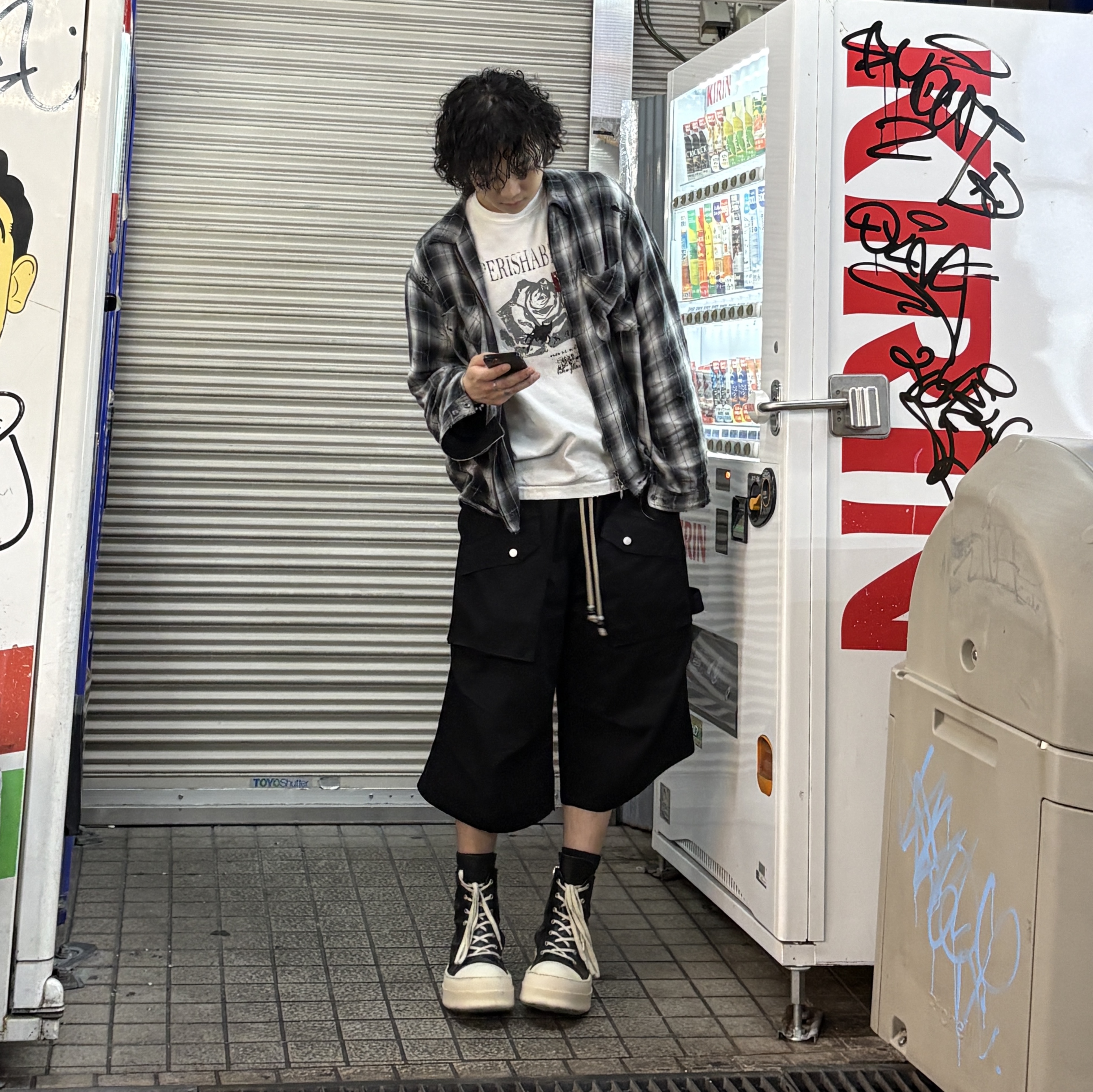 Flavorism VTG Washed Bermuda Pants Washed Black, Flavorism VTG Washed Bermuda Pants Washed Beige 착용 스타일