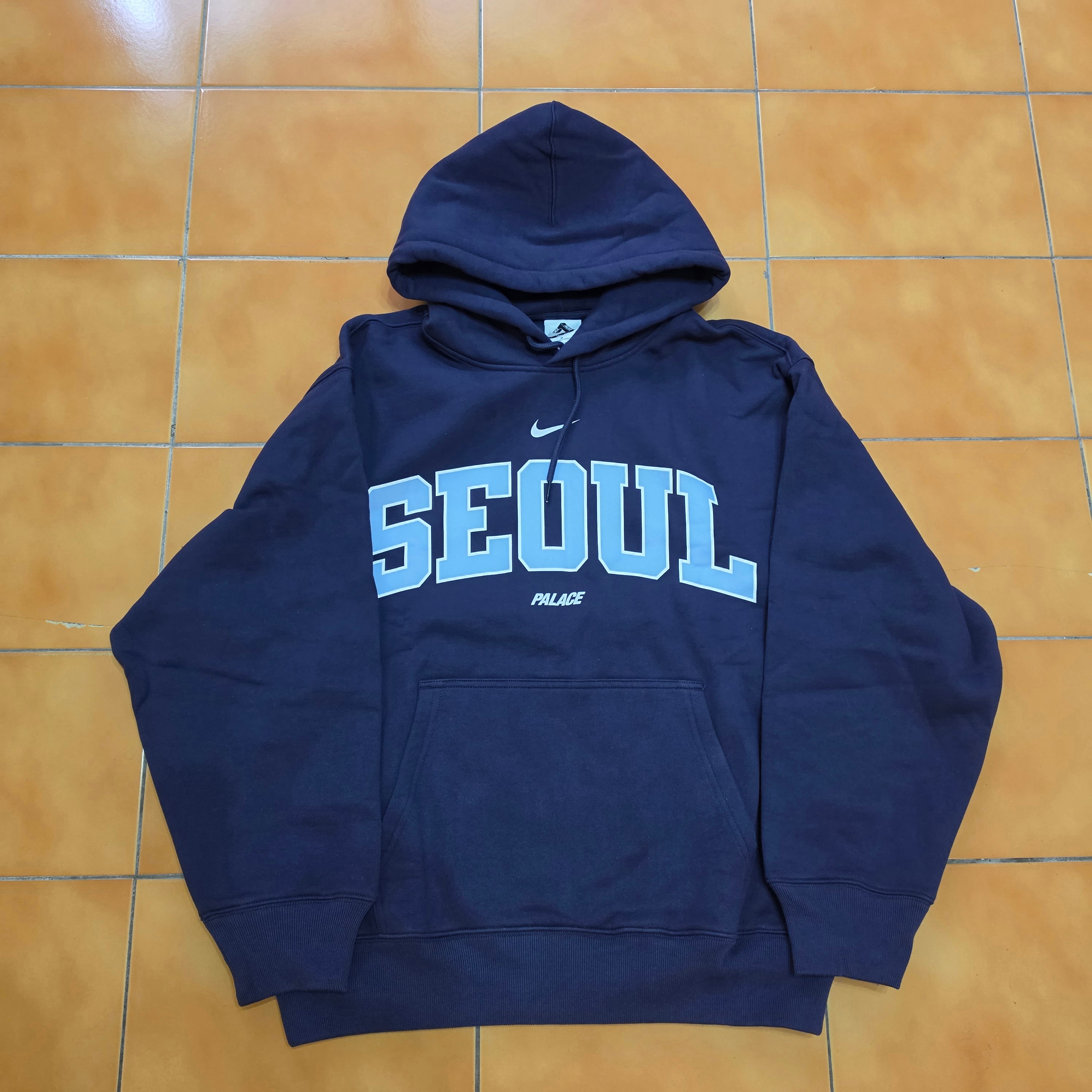 Palace x Nike Shop Hood Apgujeong Navy - 25FW 착용 스타일