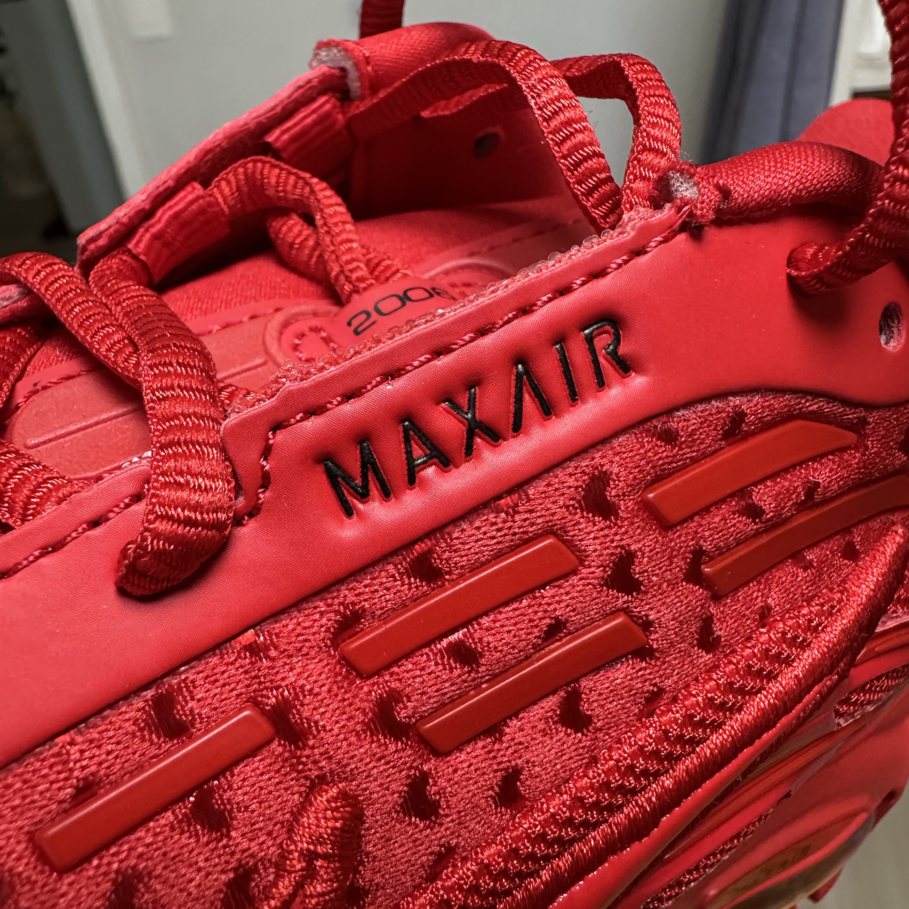 Nike Air Max TL 2.5 Valentine’s Day University Red Black 착용 스타일 - 4