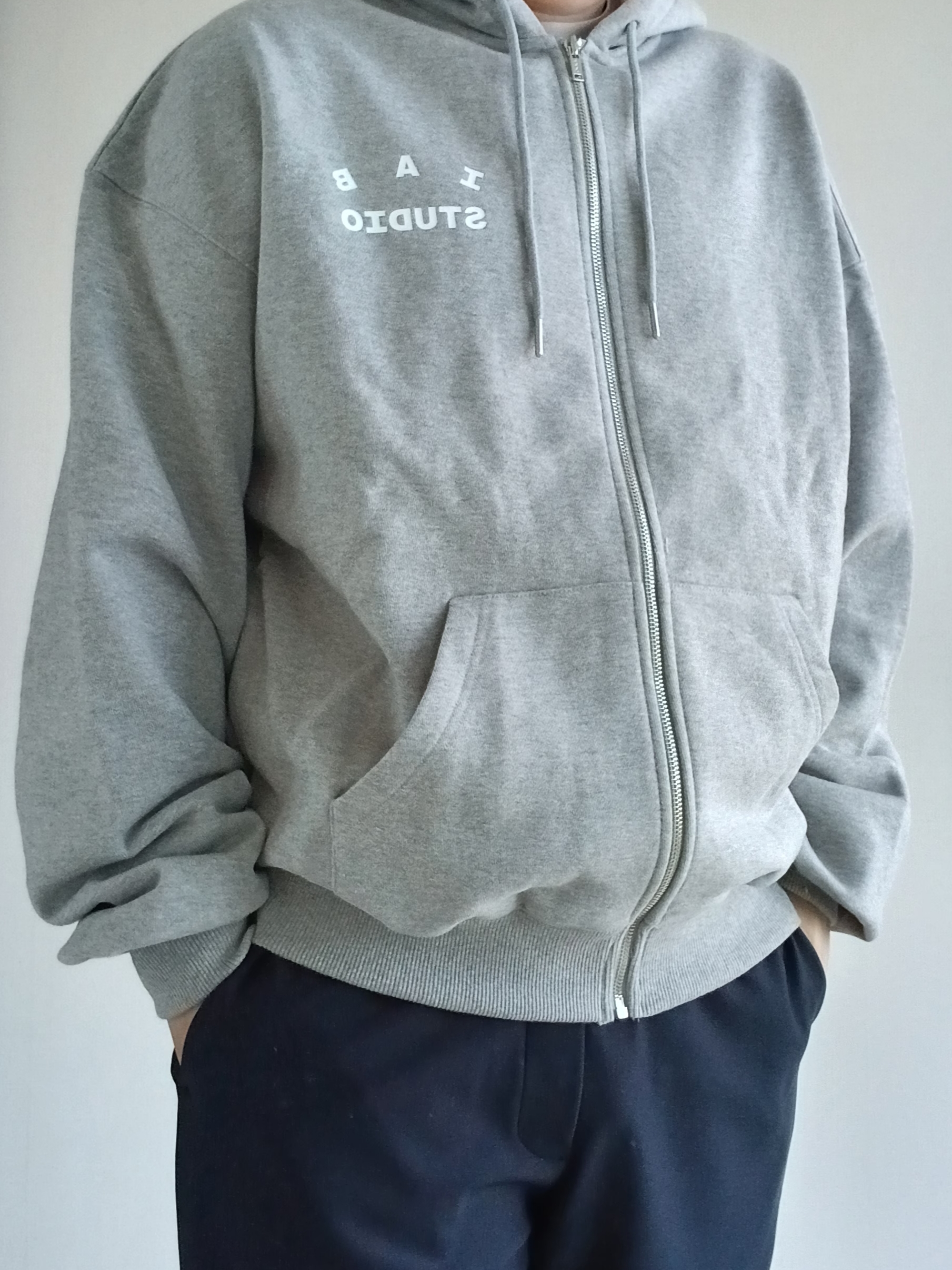 IAB Studio Zip-Up Hoodie Melange Gray - 26SS 착용 스타일 - 10