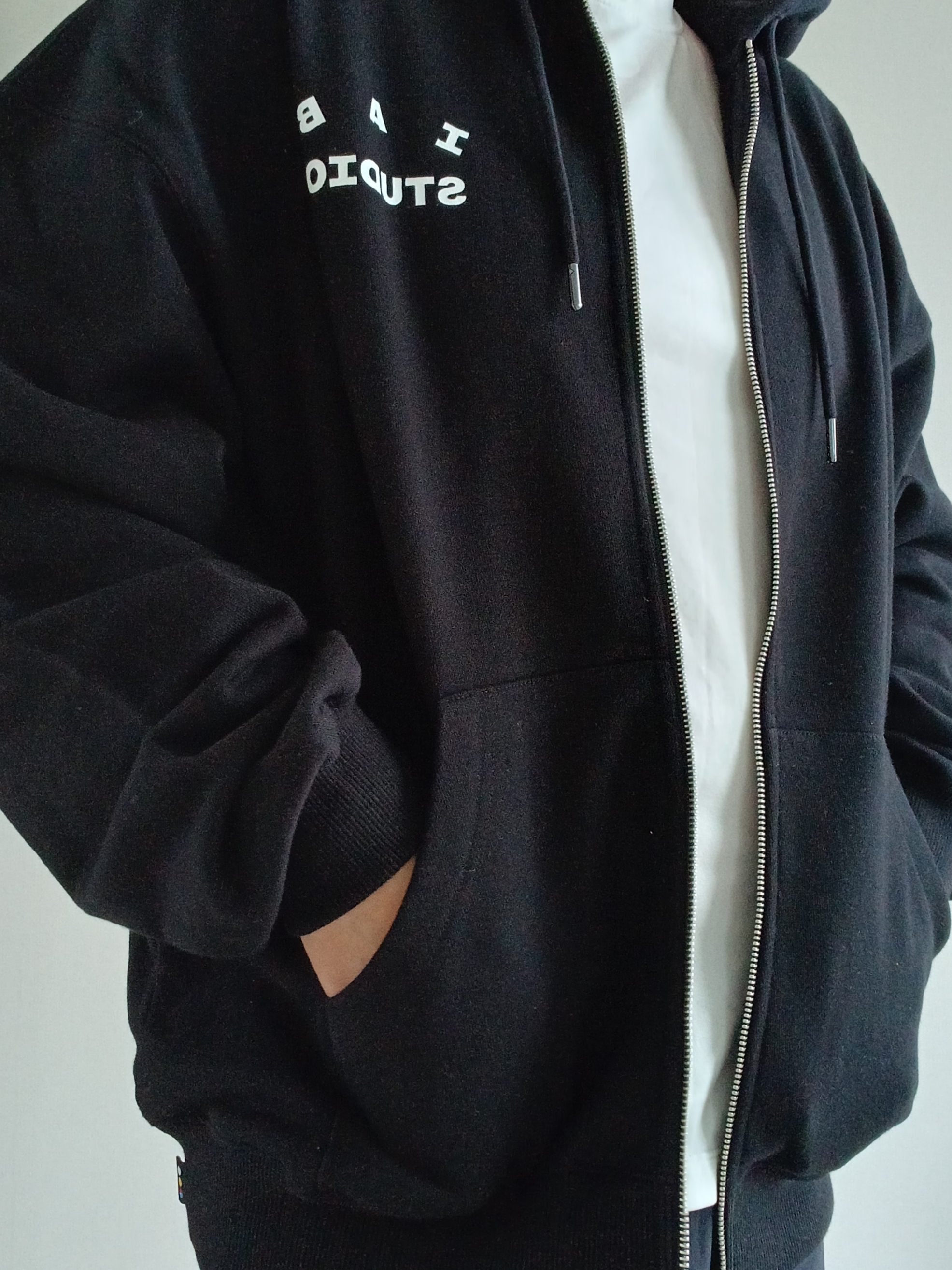 IAB Studio Zip-Up Hoodie Black - 26SS 착용 스타일 - 1