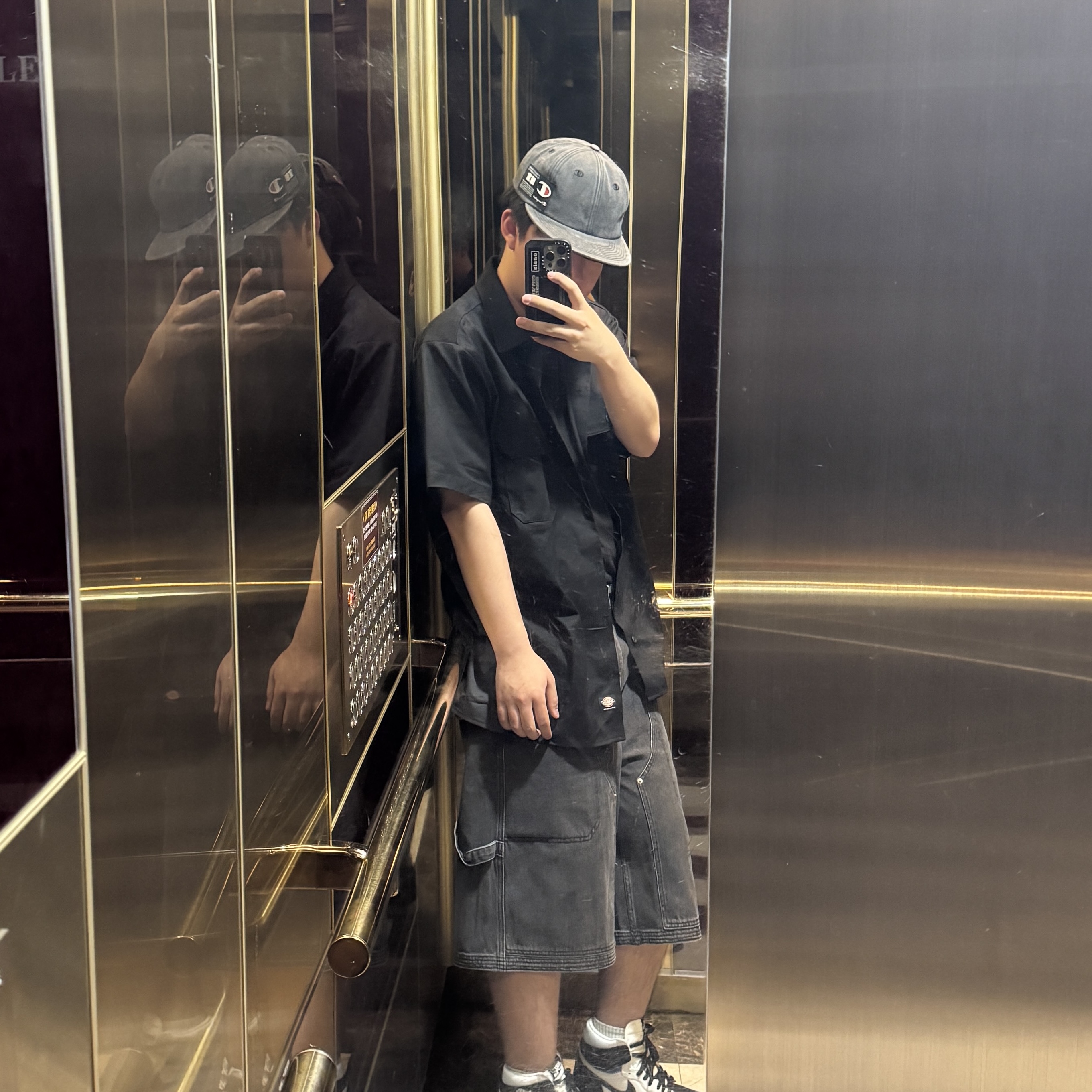 Anti Social Social Club x Dickies Work Shirts Black, Millo Archive Carpenter Bermuda Pants Washed Black 착용 스타일