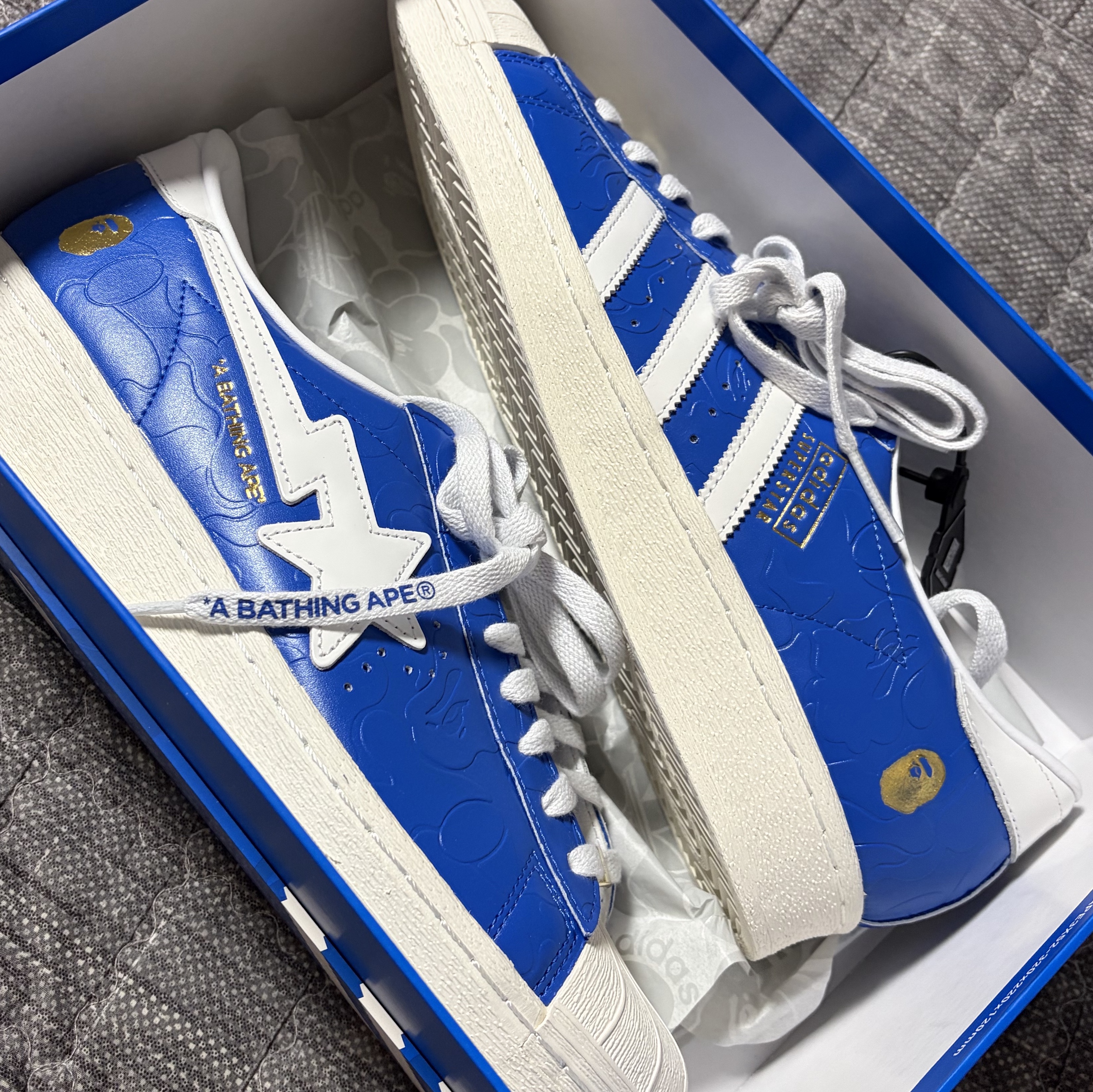 Adidas x BAPE Superstar Vintage Blue Cloud White 착용 스타일