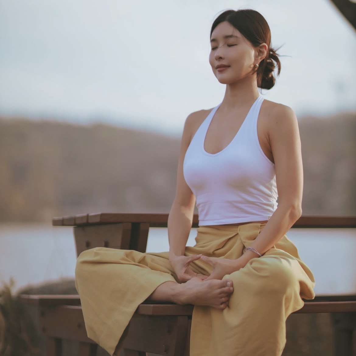 DHYANI Beneta Wide Pants (Bumblebee), DHYANI Earthline Crop Tank 2colors 착용 스타일