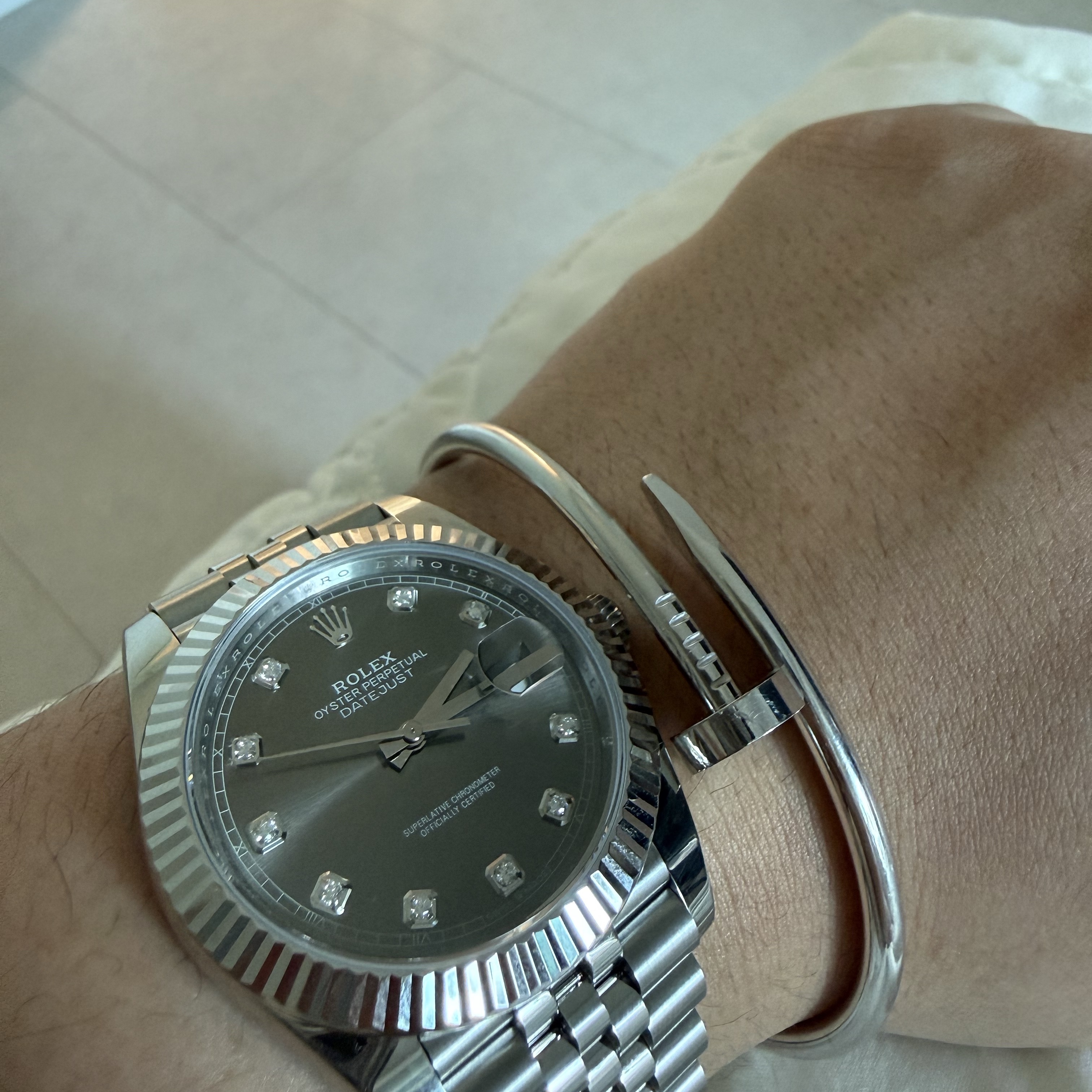 Rolex Datejust 41mm 126334 Slate Diamond-Set Jubilee, Cartier Juste un Clou Bracelet White Gold 착용 스타일