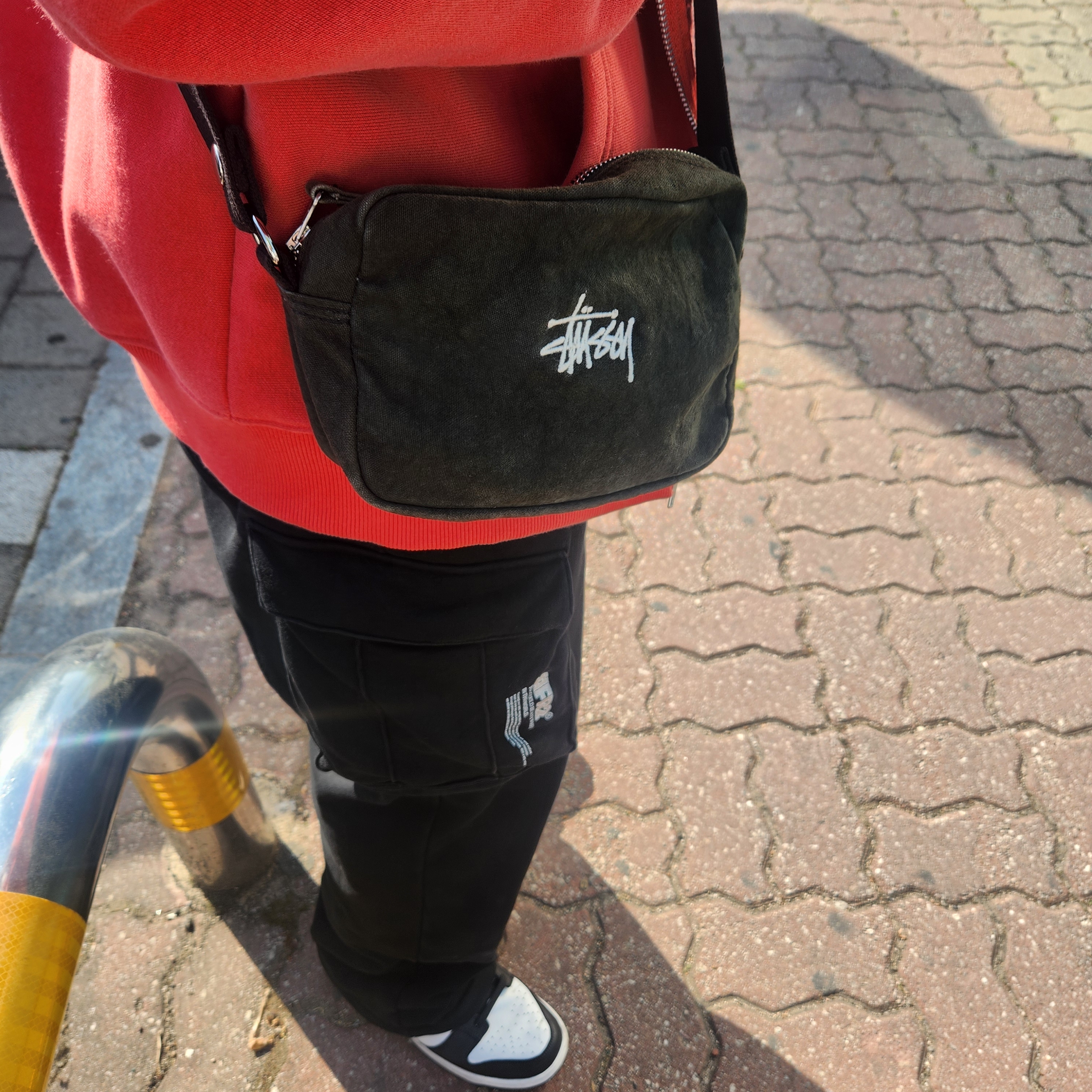 Nike Dunk Low Retro Black, Stussy Canvas Side Pouch Washed Black 착용 스타일 - 1