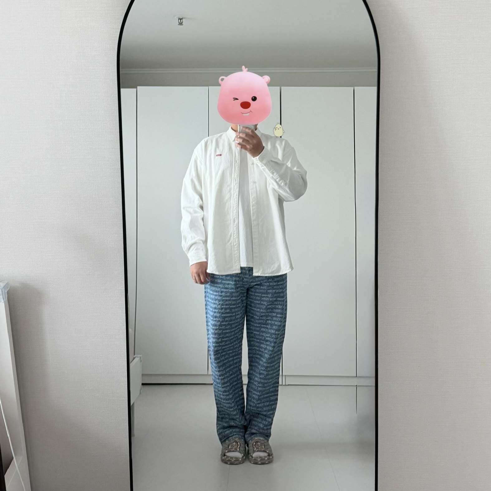 Supreme Small Box Shirt White Denim - 24FW, Stussy Toucan T-Shirt White 착용 스타일 - 1