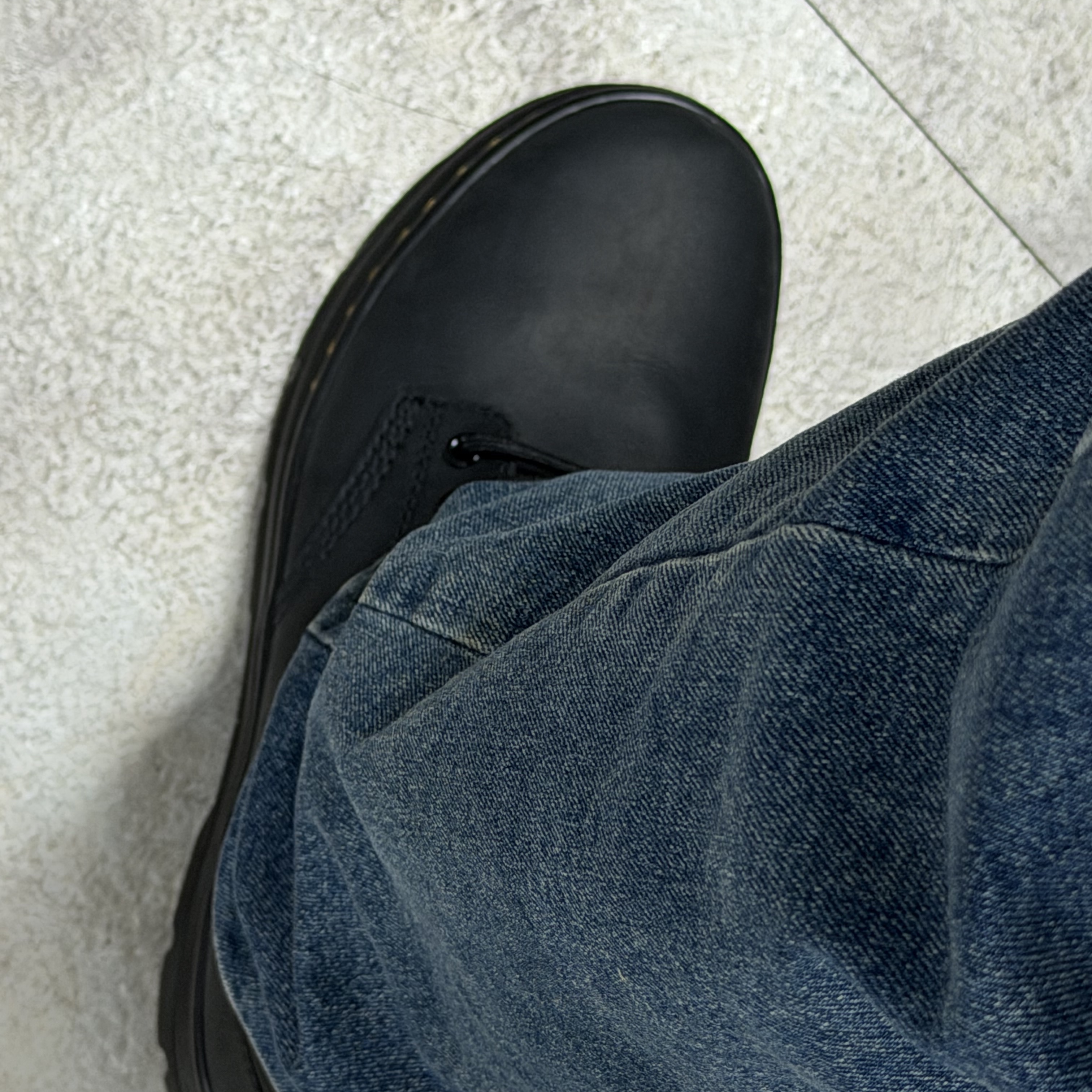 Dr. Martens Reeder Wyoming Leather Utility Shoes Black 착용 스타일 - 3