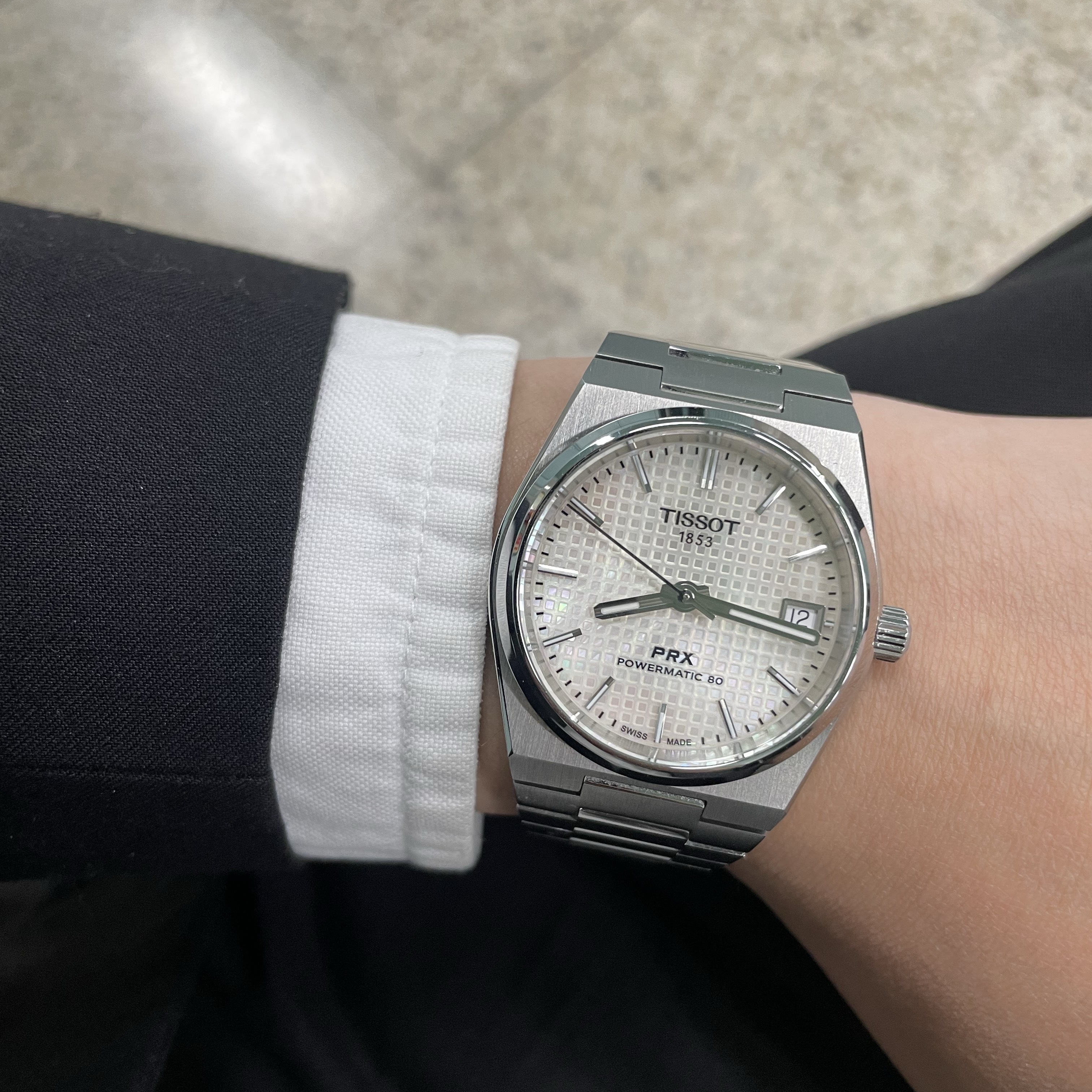 Tissot PRX Powermatic 80 35mm Steel Mother of Pearl 착용 스타일 - 1