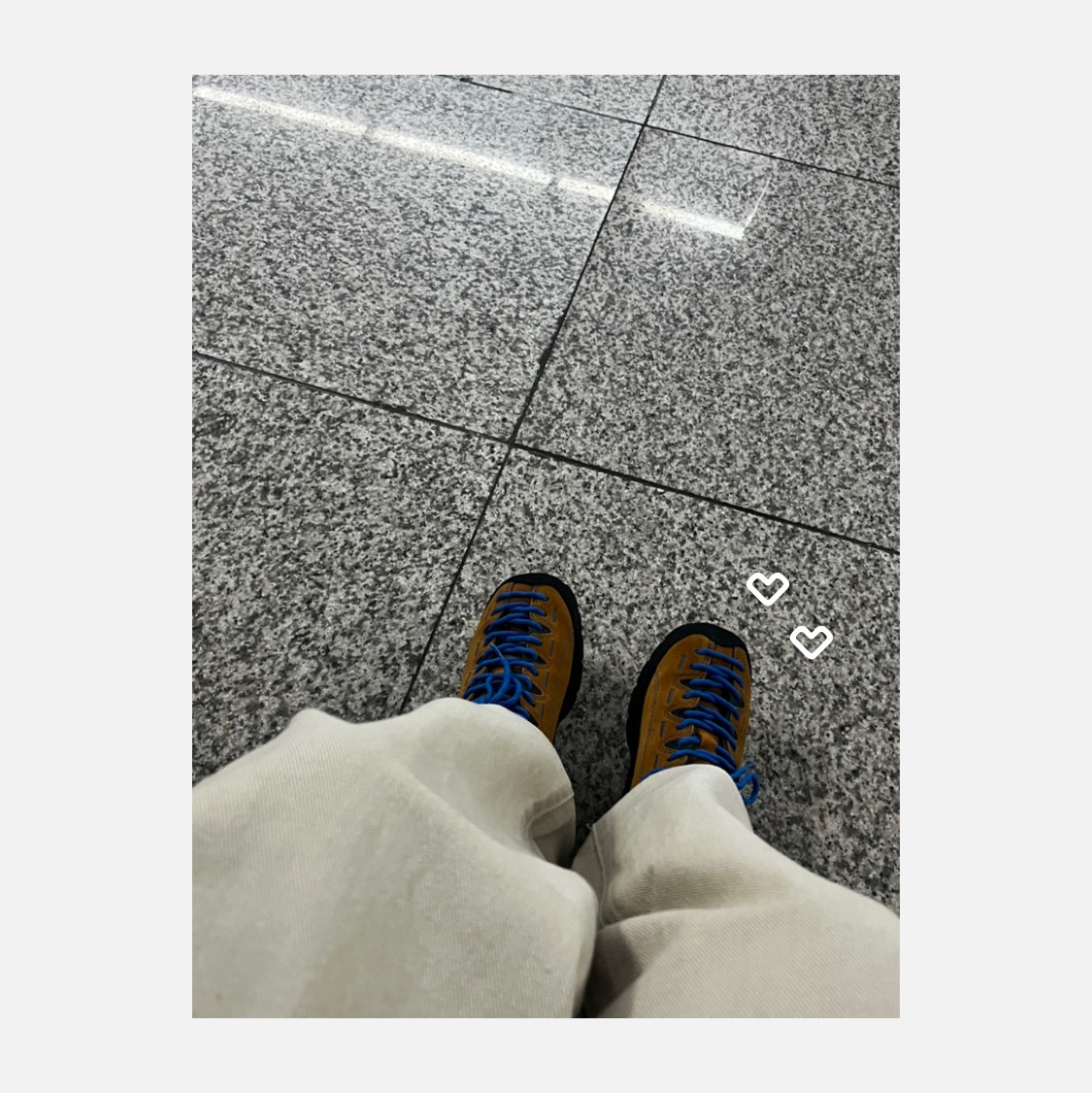 (W) Keen Jasper Suede Sneakers Camel 착용 스타일